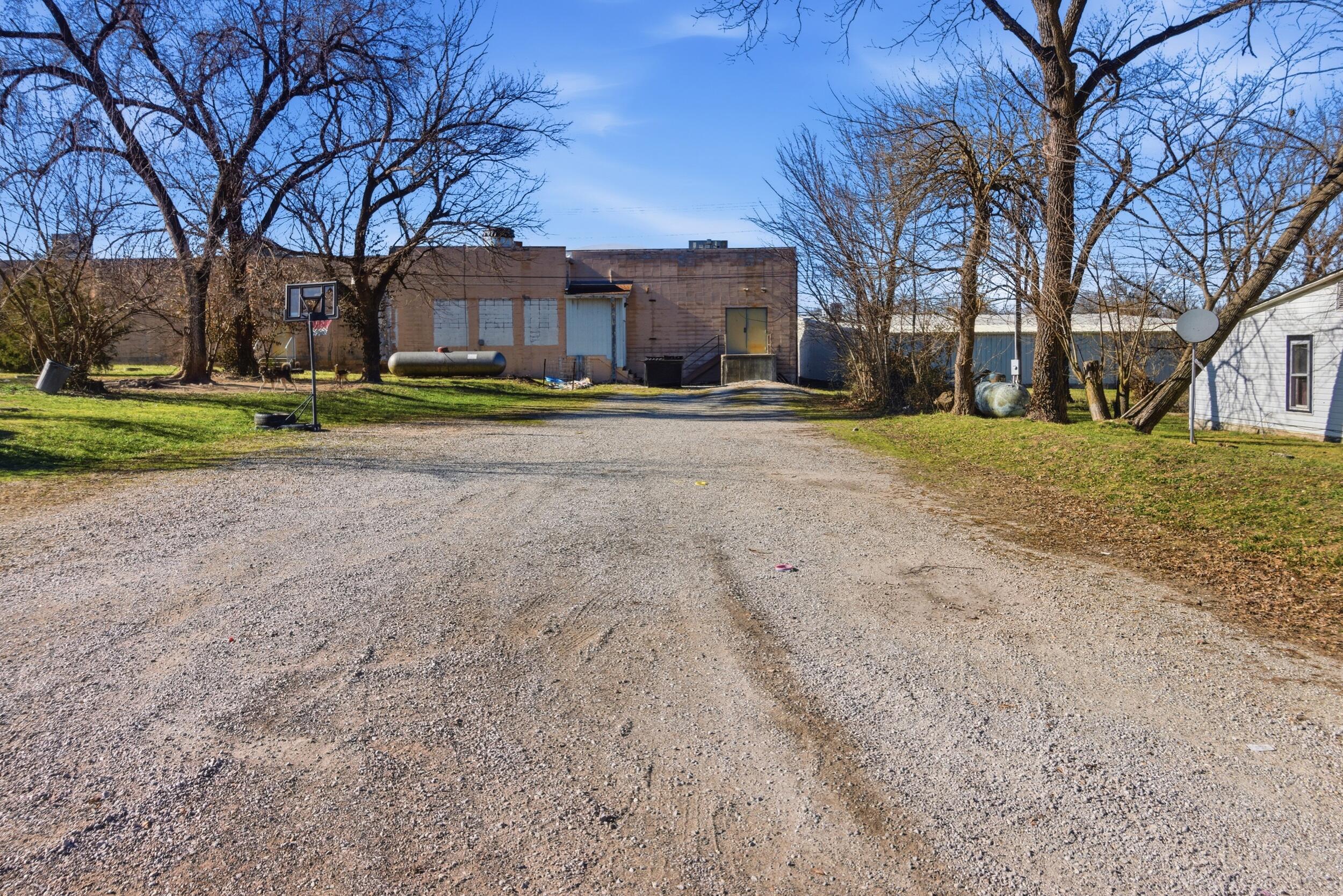 1024 South Sam Houston Boulevard Property Photo 35