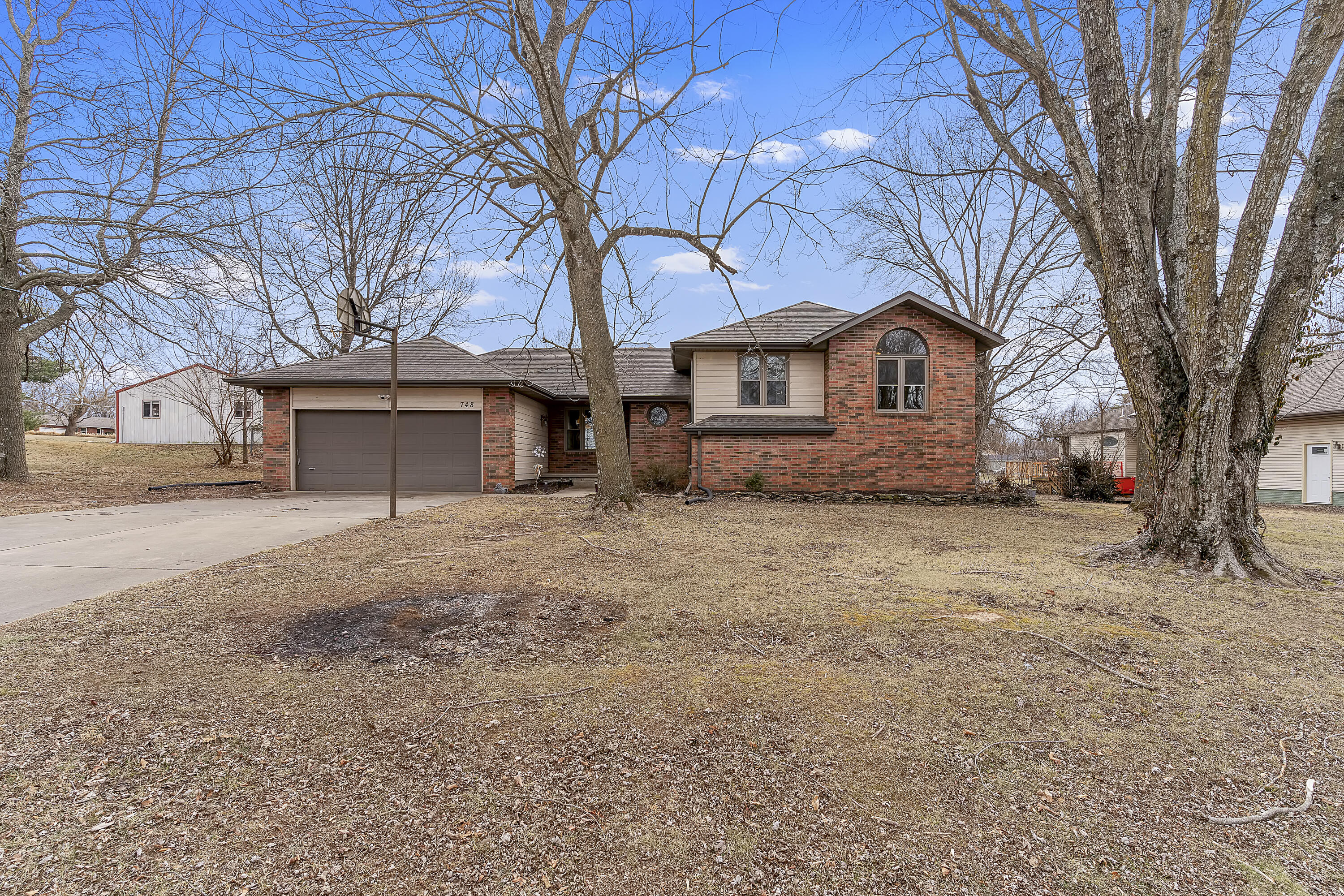 748 East Bluff Drive Property Photo 1