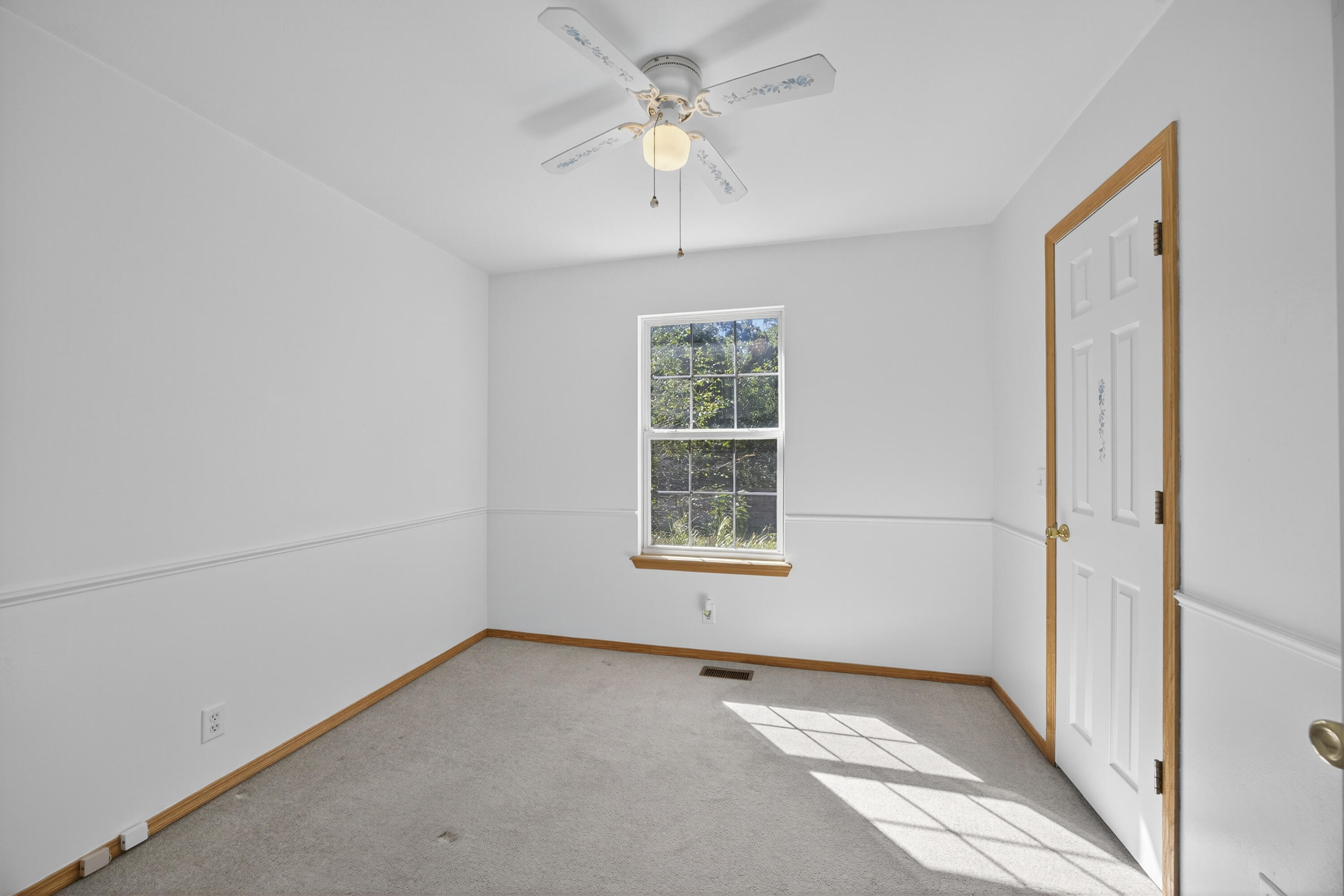 1706 West Marigold Drive Property Photo 9