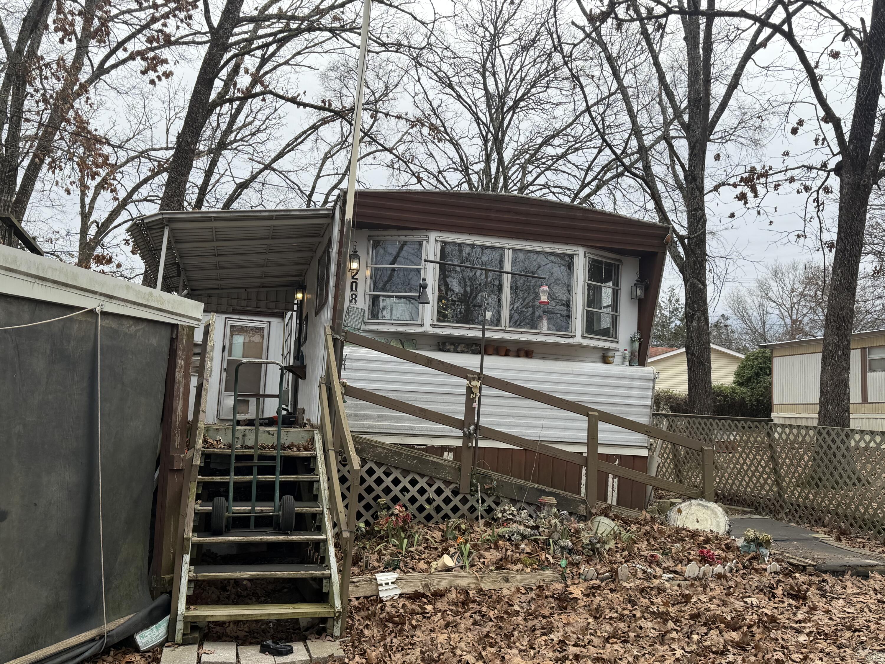 208 Beaver Road Property Photo 1