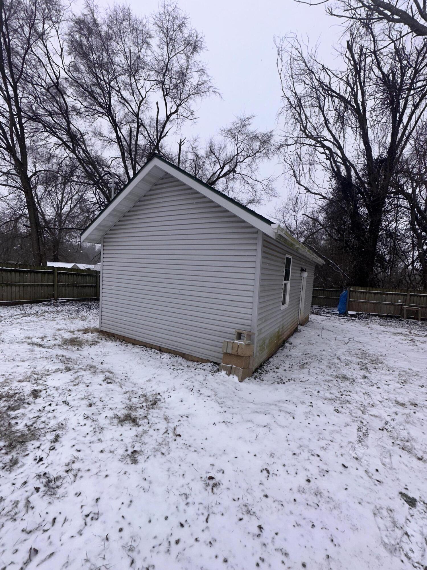 1105 South Overhill Avenue Property Photo 4
