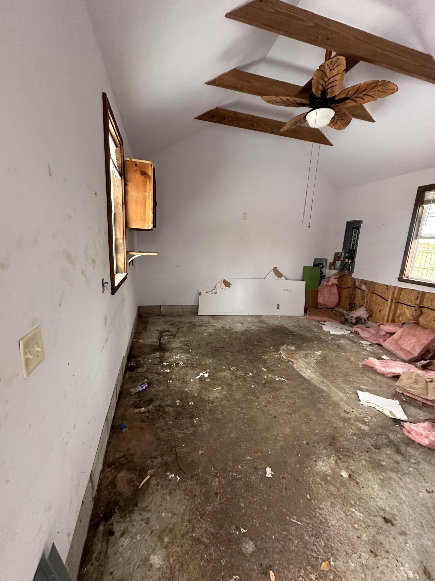1105 South Overhill Avenue Property Photo 6
