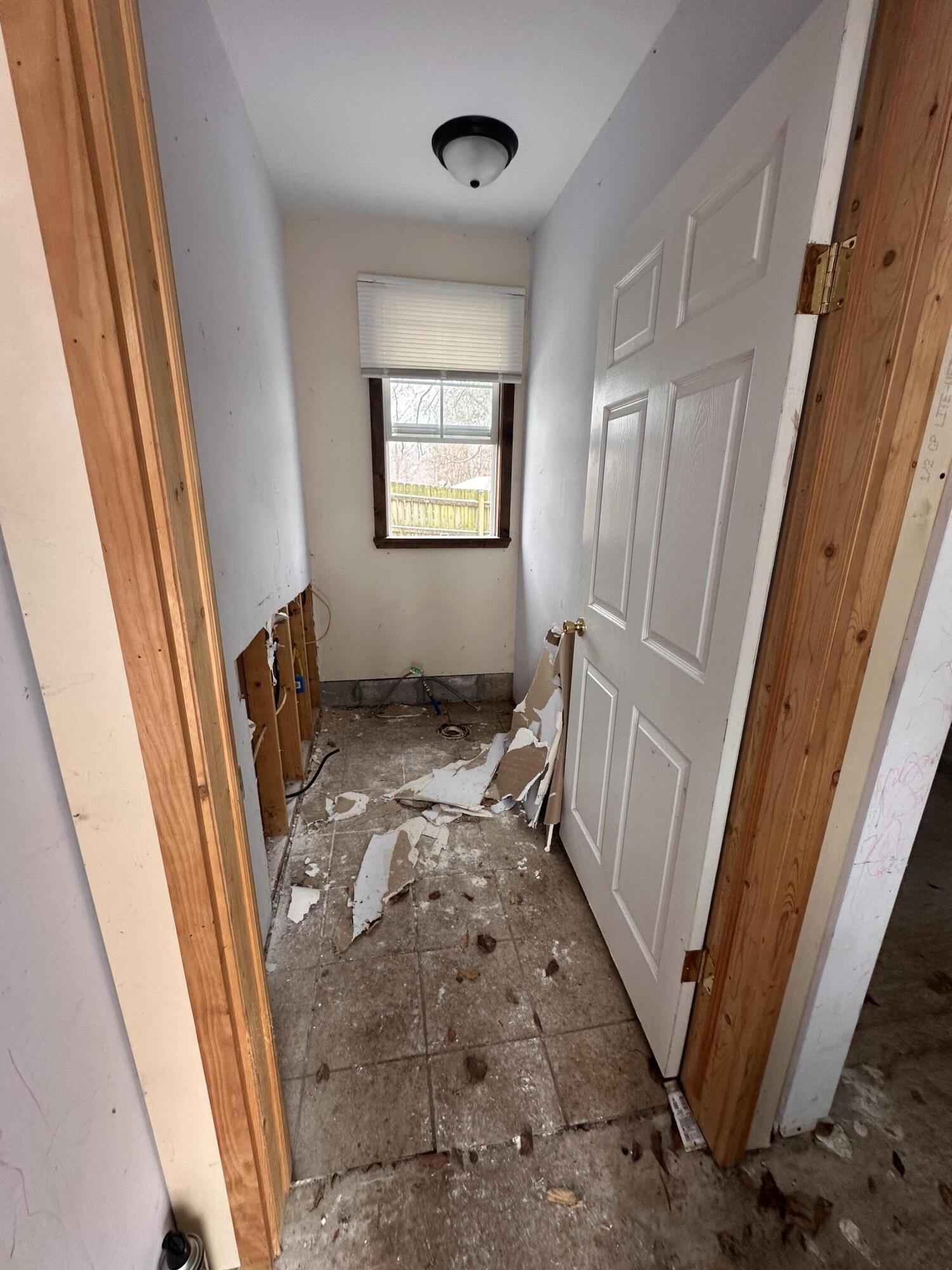 1105 South Overhill Avenue Property Photo 8