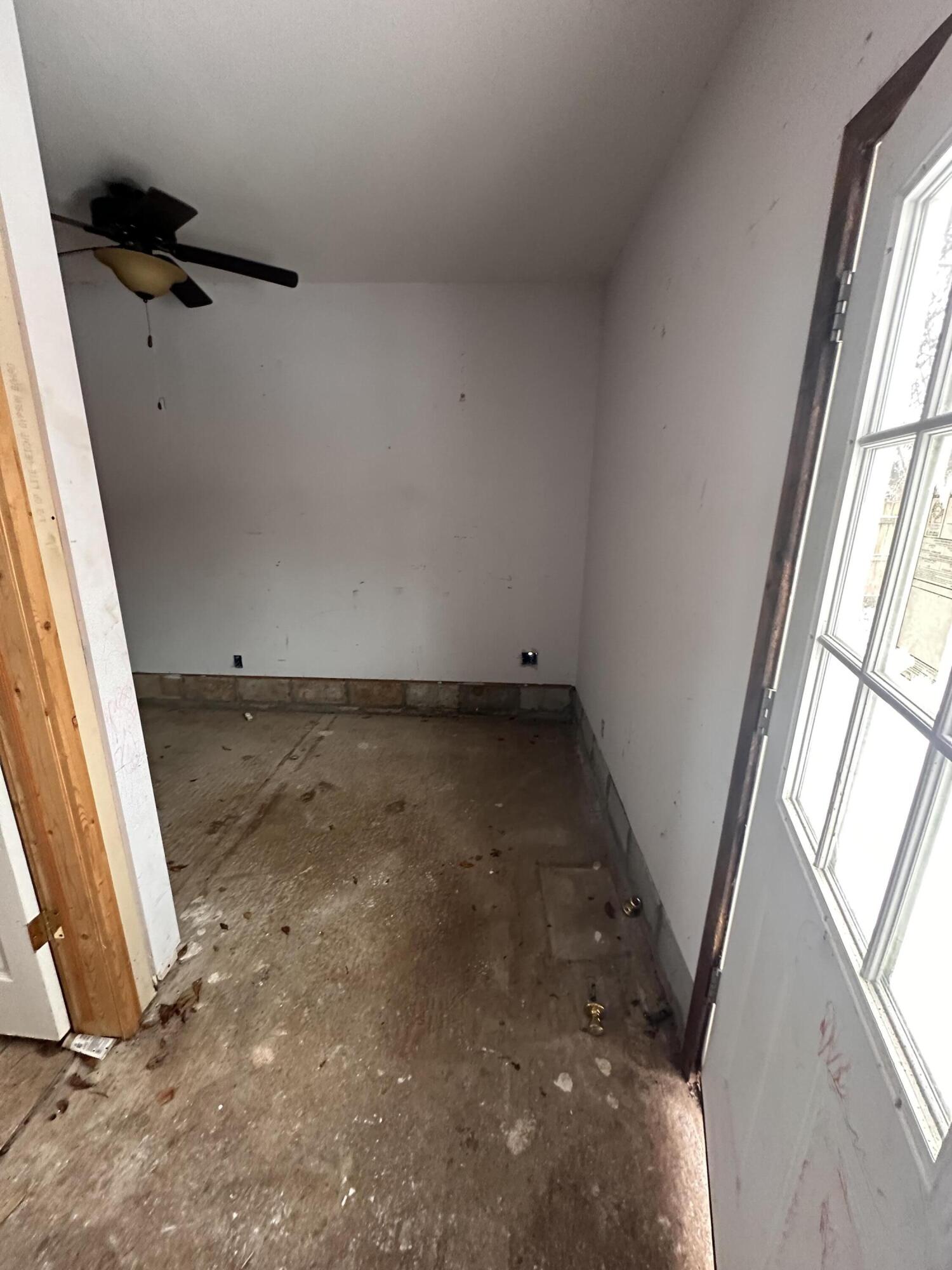 1105 South Overhill Avenue Property Photo 9
