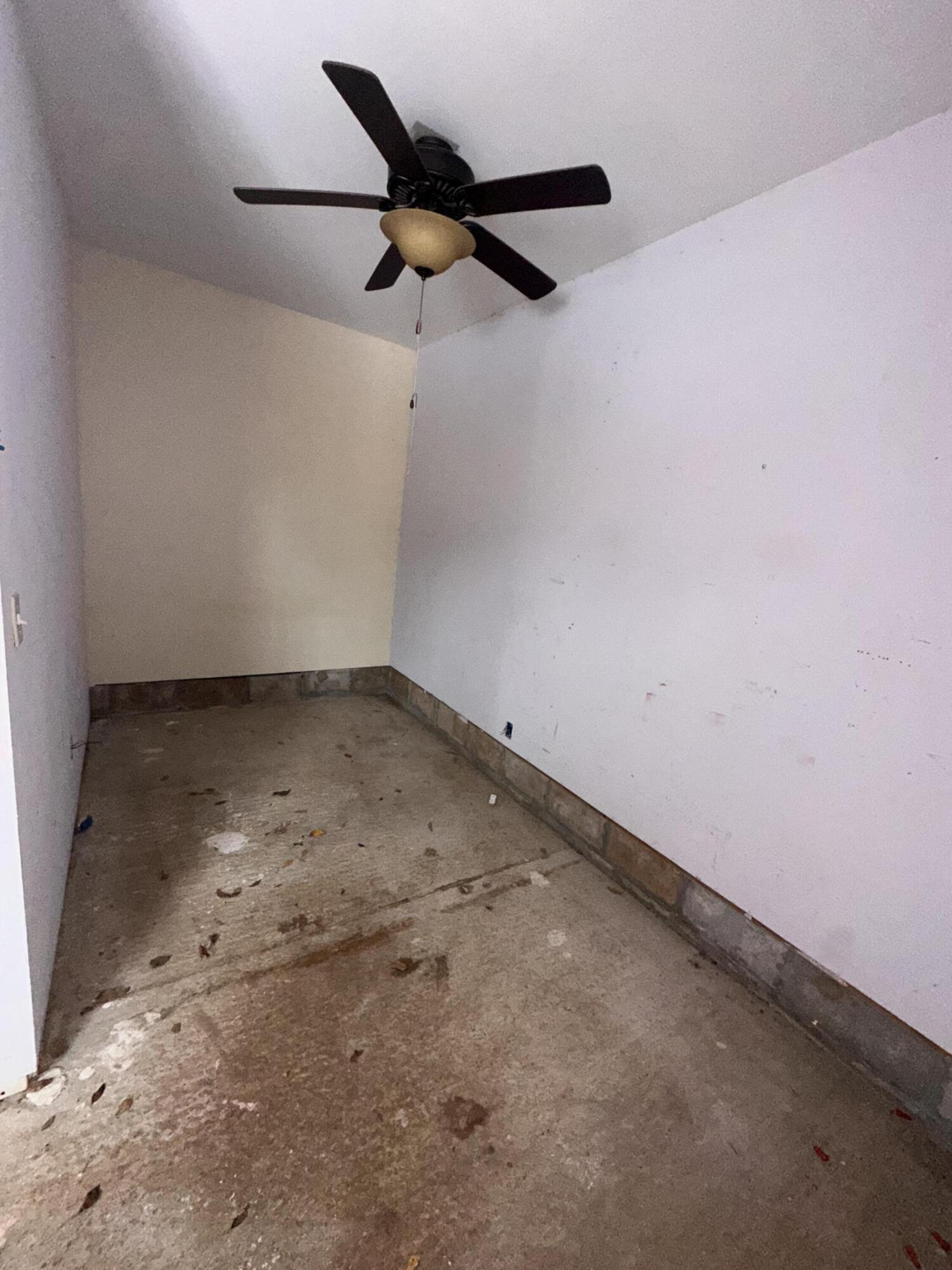 1105 South Overhill Avenue Property Photo 10