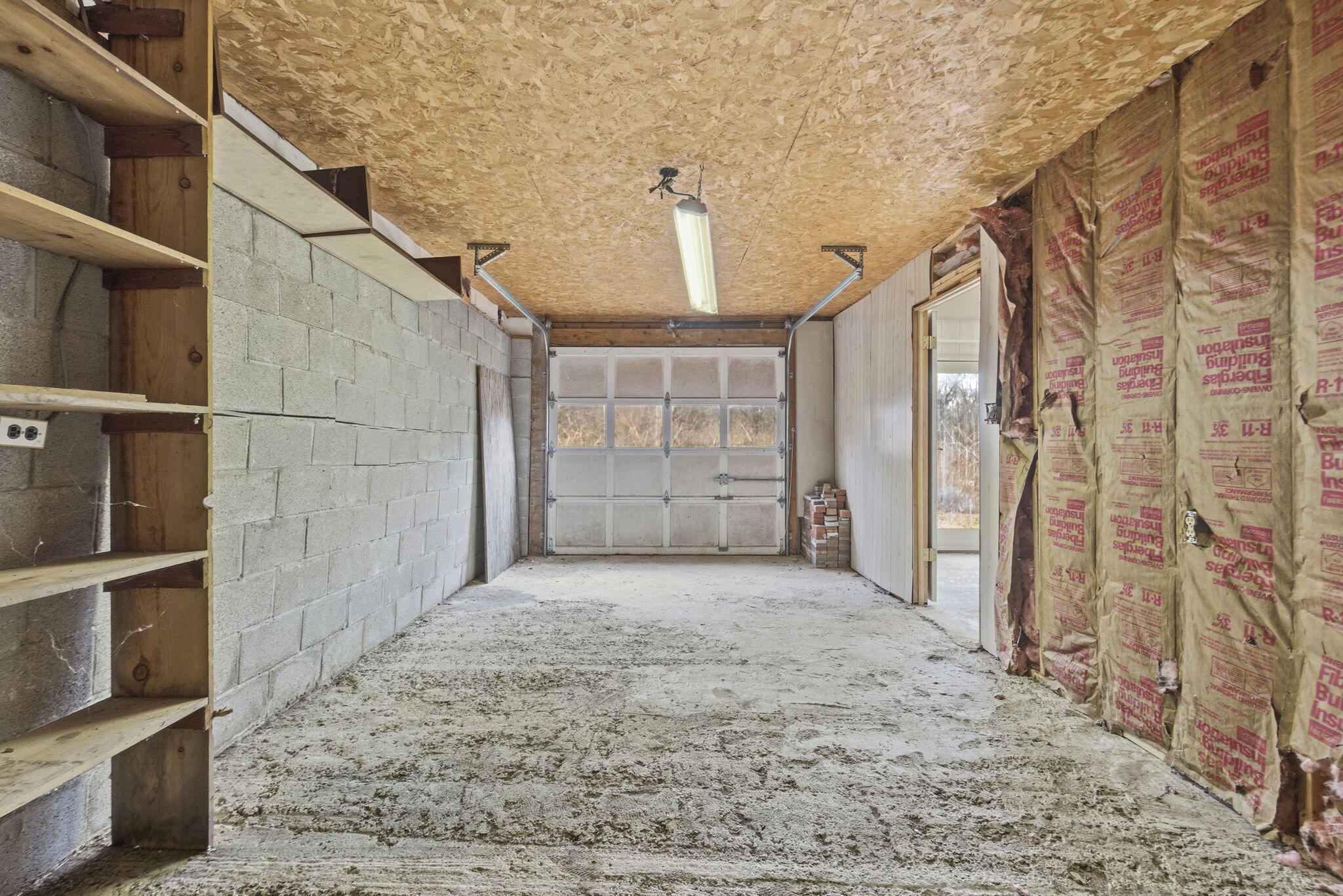 20243 Lawrence 1247 Property Photo 9