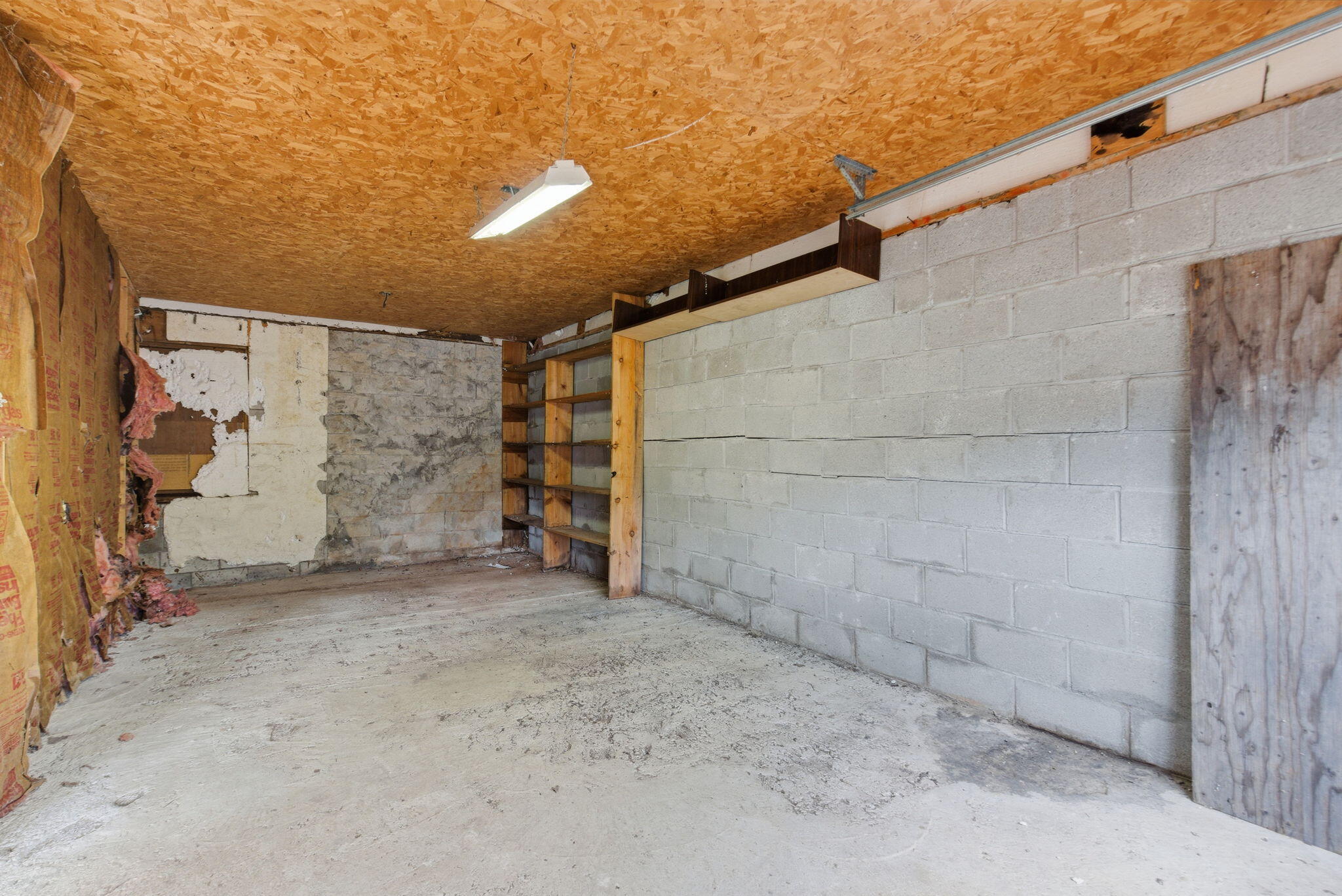 20243 Lawrence 1247 Property Photo 10