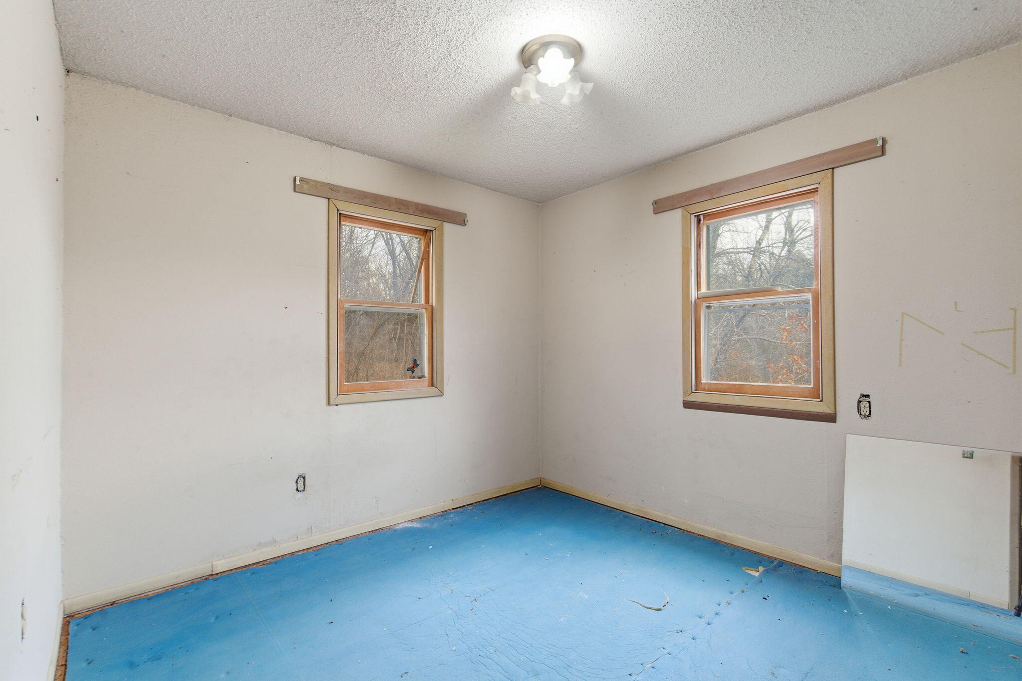 20243 Lawrence 1247 Property Photo 20