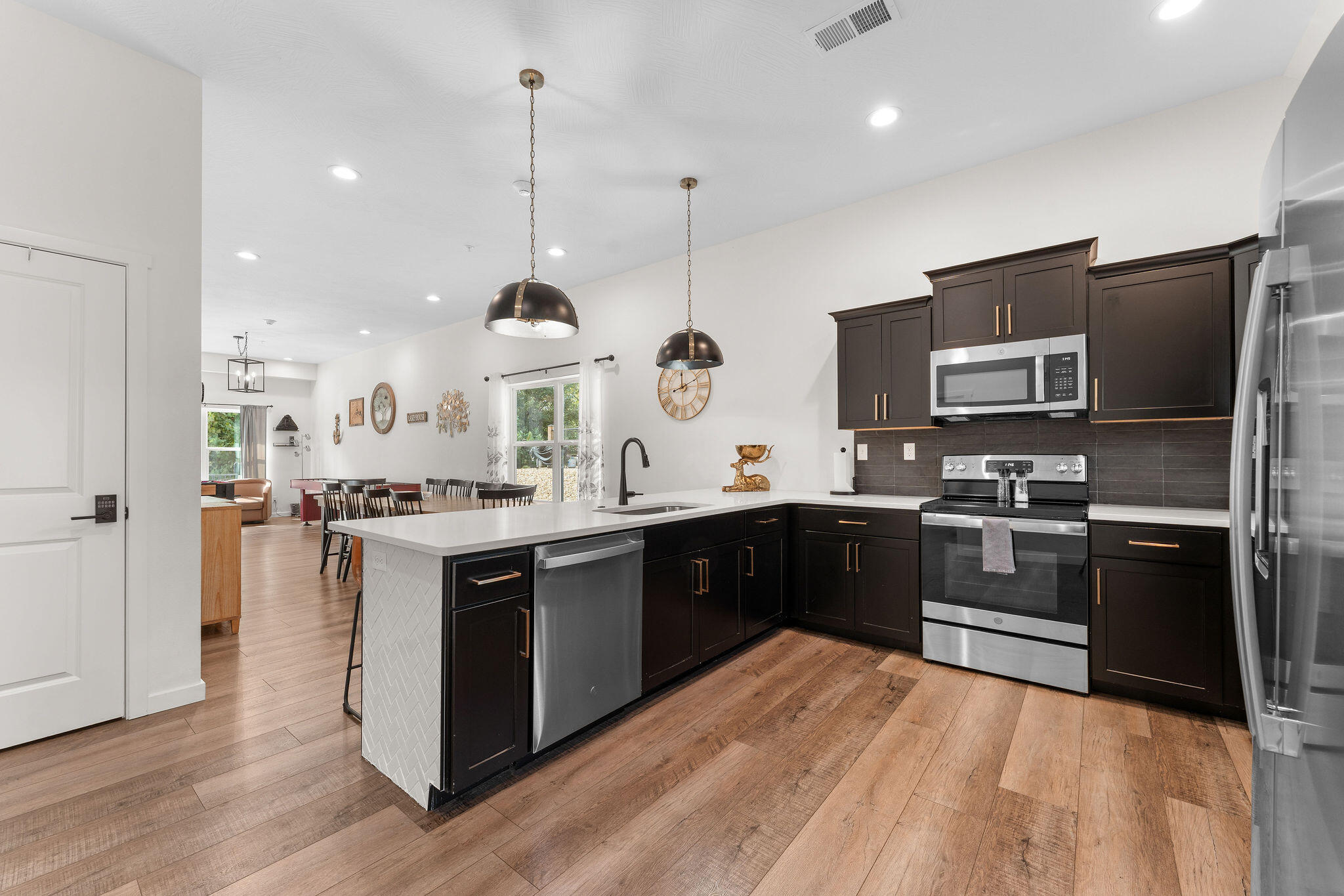 365 Majestic Drive Property Photo 18