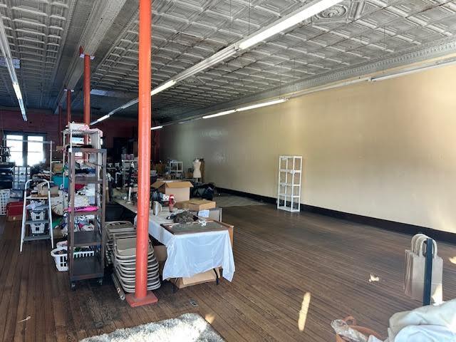 27 Court Square Property Photo 6
