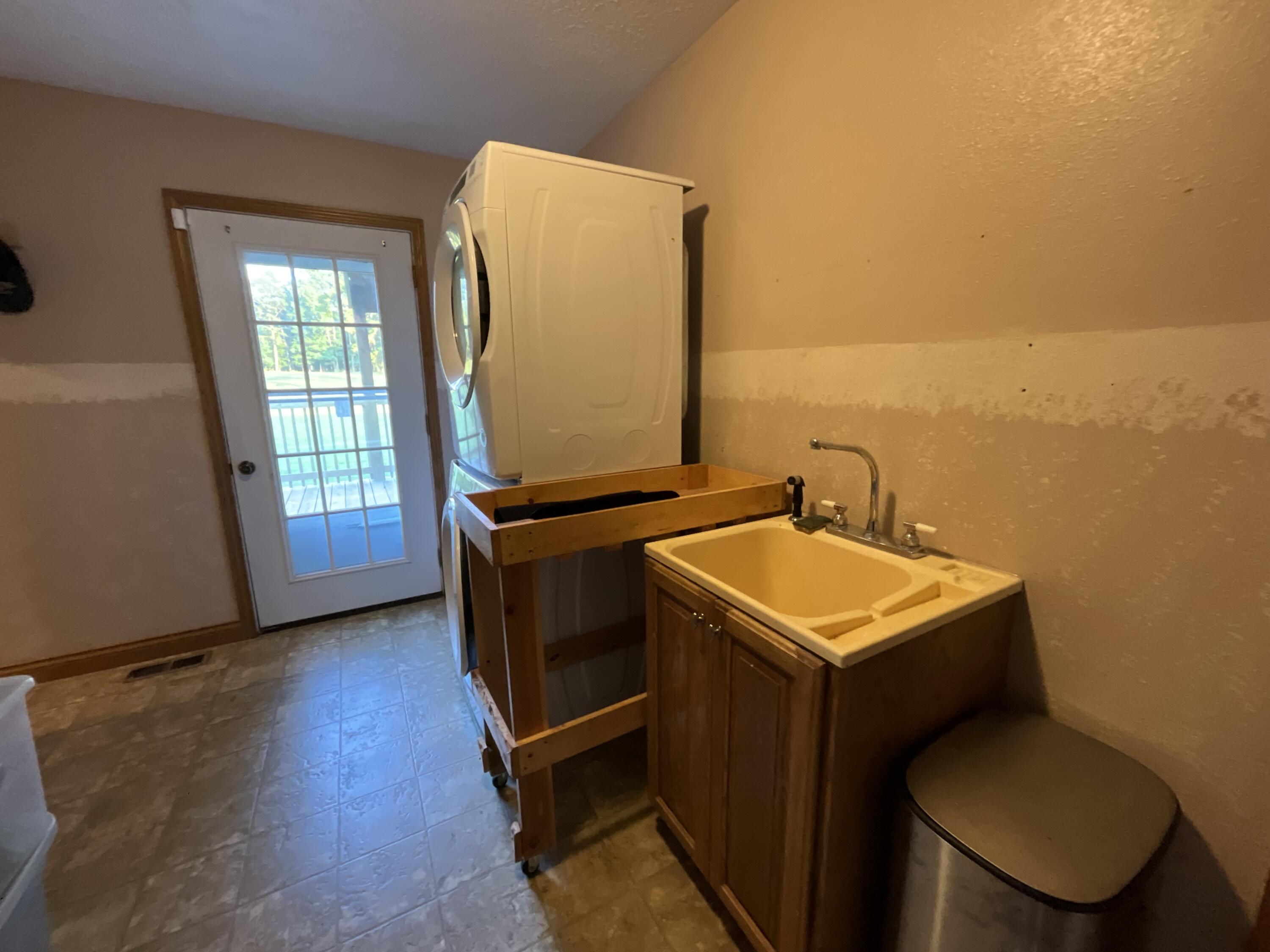 19056 County Road 427 Property Photo 11