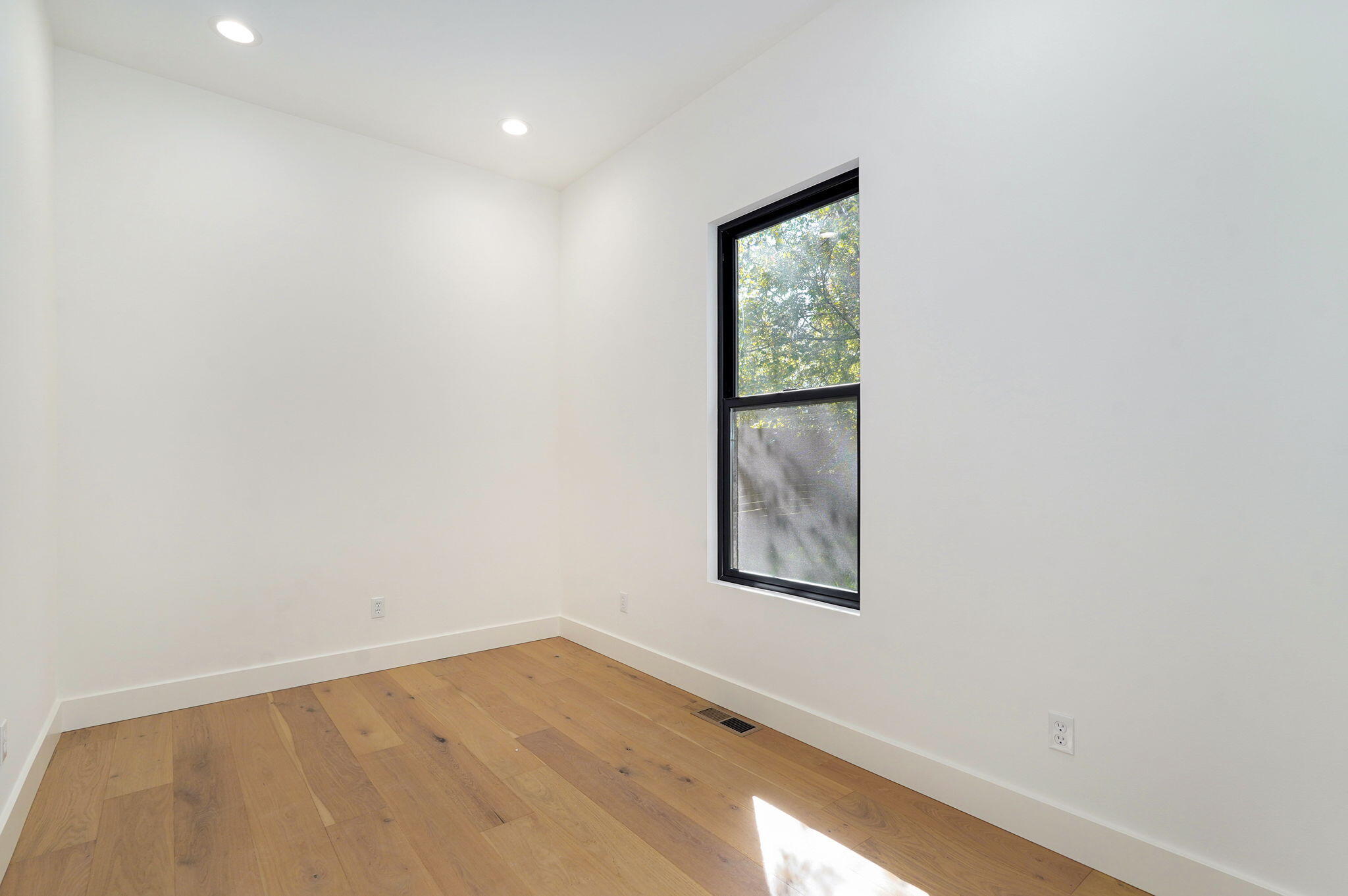 1702 East Cobblestone Drive Property Photo 15