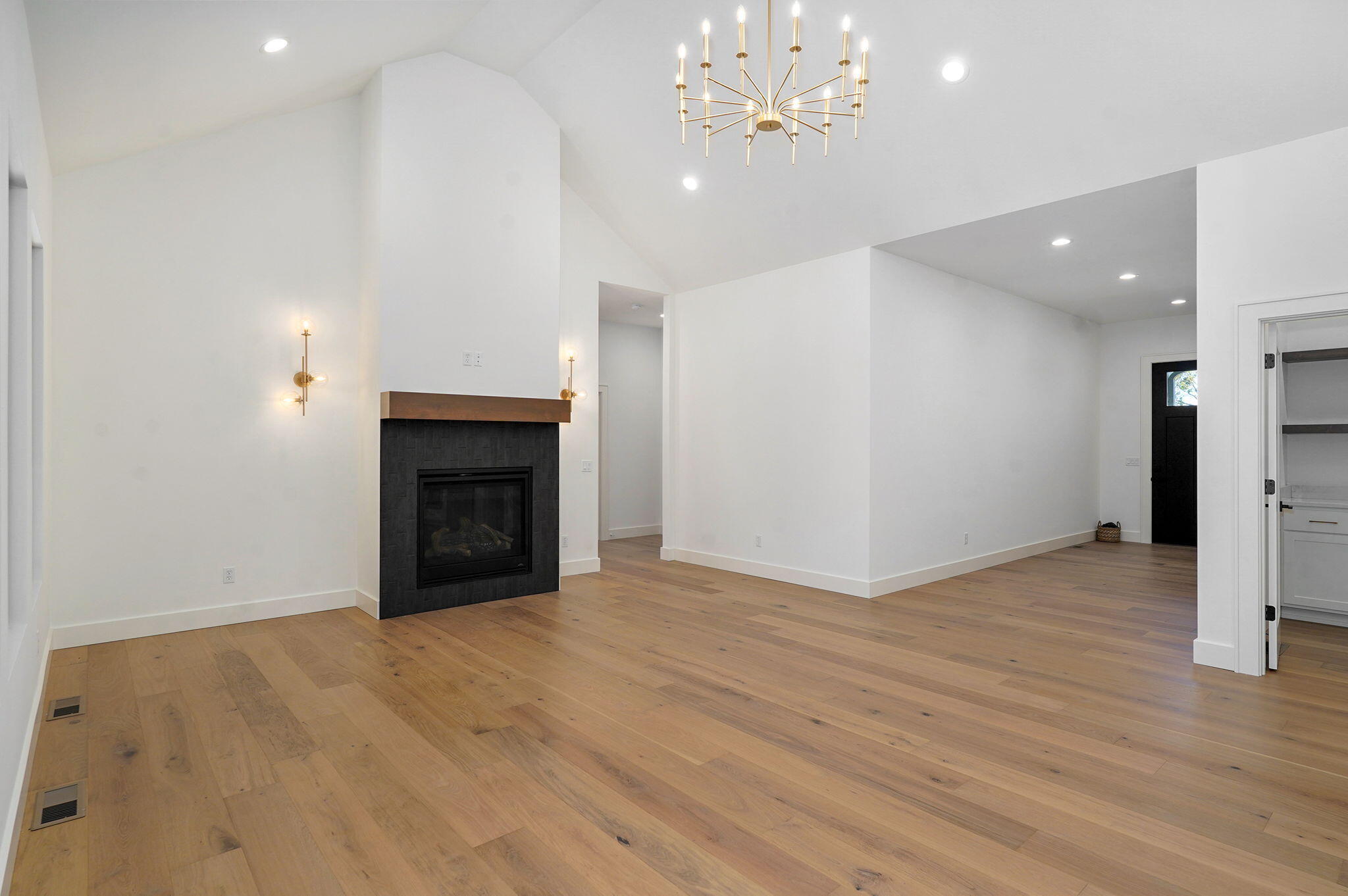 1702 East Cobblestone Drive Property Photo 18