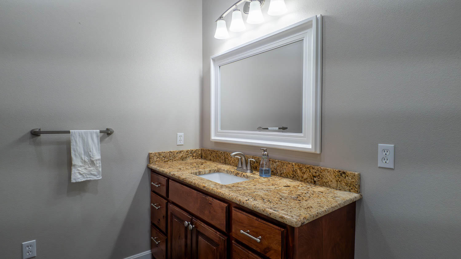 312 Earl Street Property Photo 35