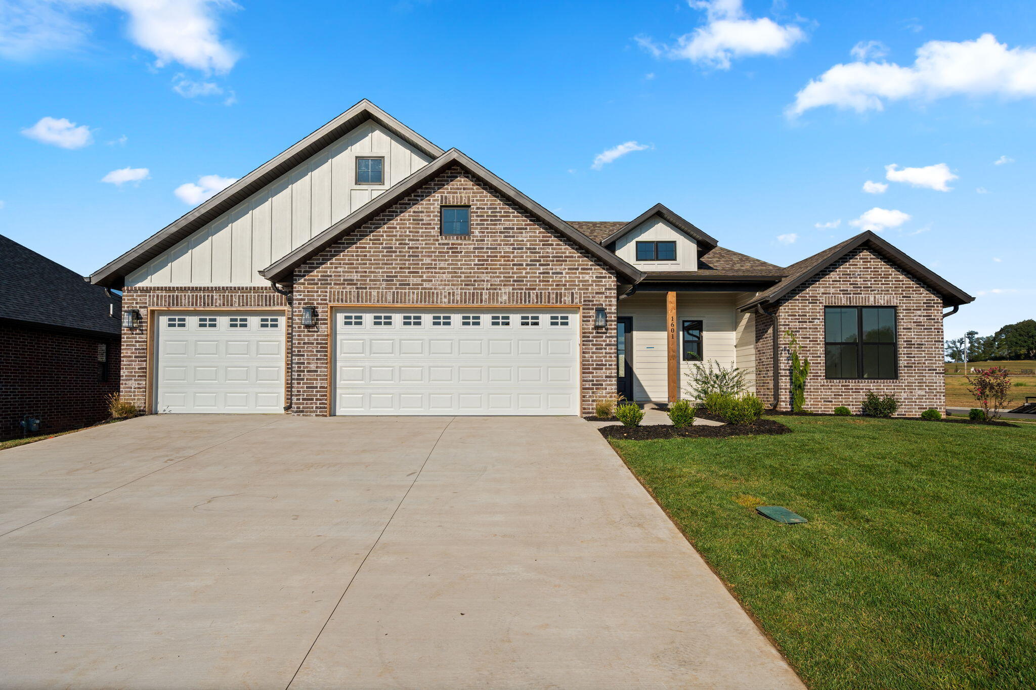 1601 South Crepe Myrtle Lane Property Photo 1