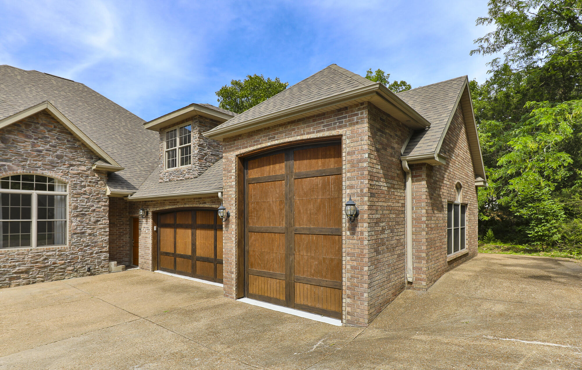 471 Arizona Drive Property Photo 2