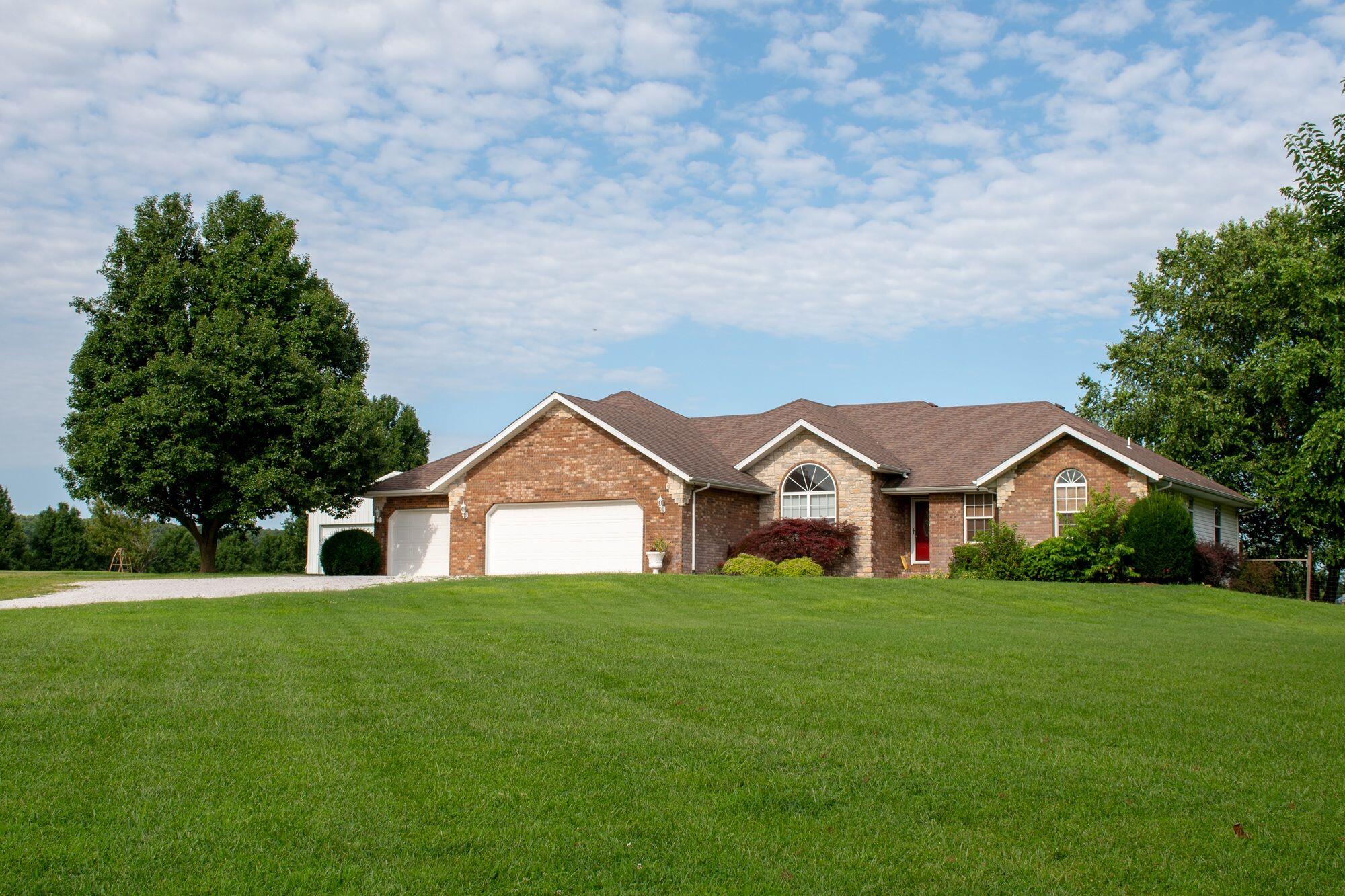 605 Moon Valley Road Property Photo 1
