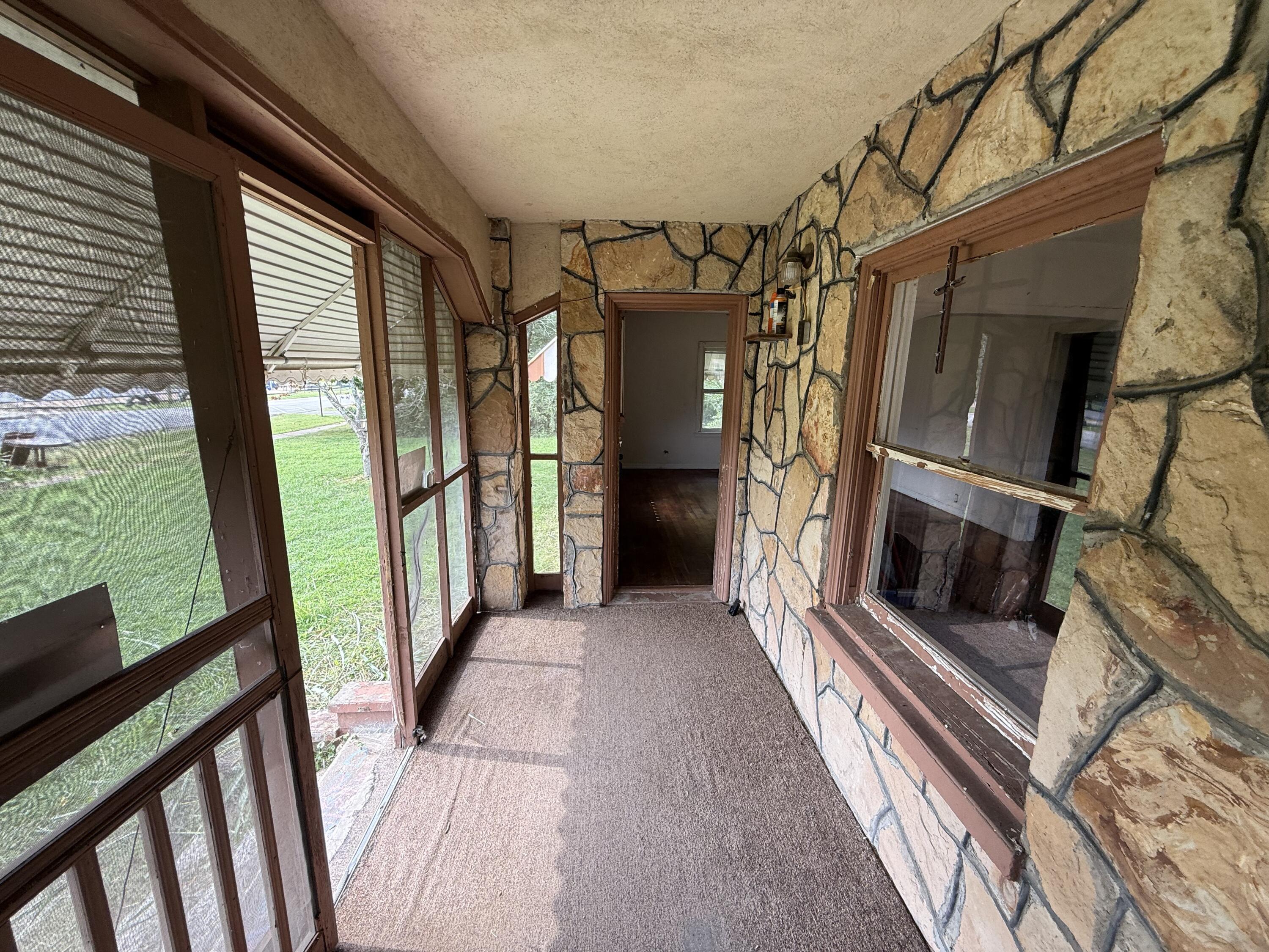 407 South College Avenue Property Photo 7