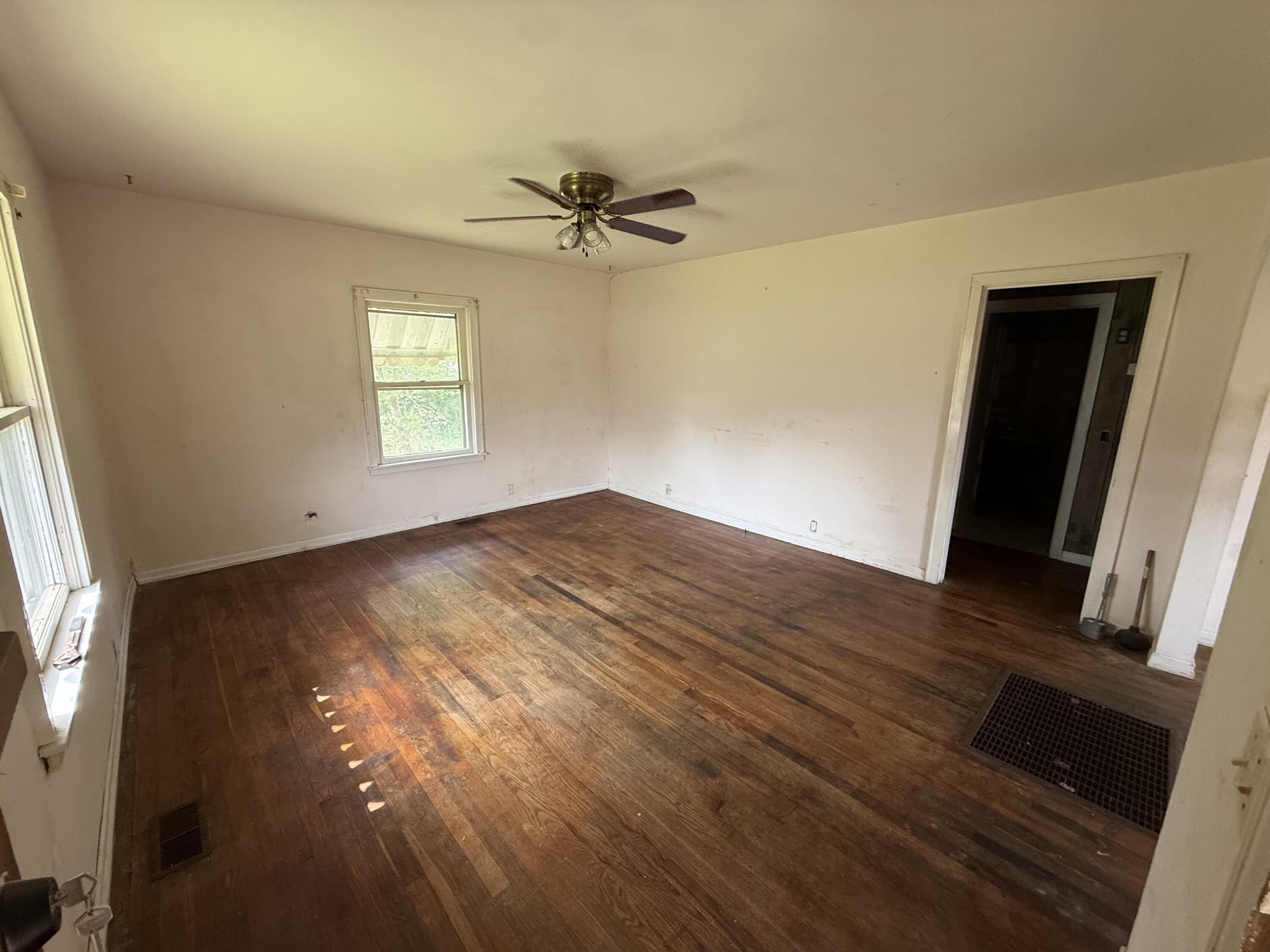 407 South College Avenue Property Photo 8