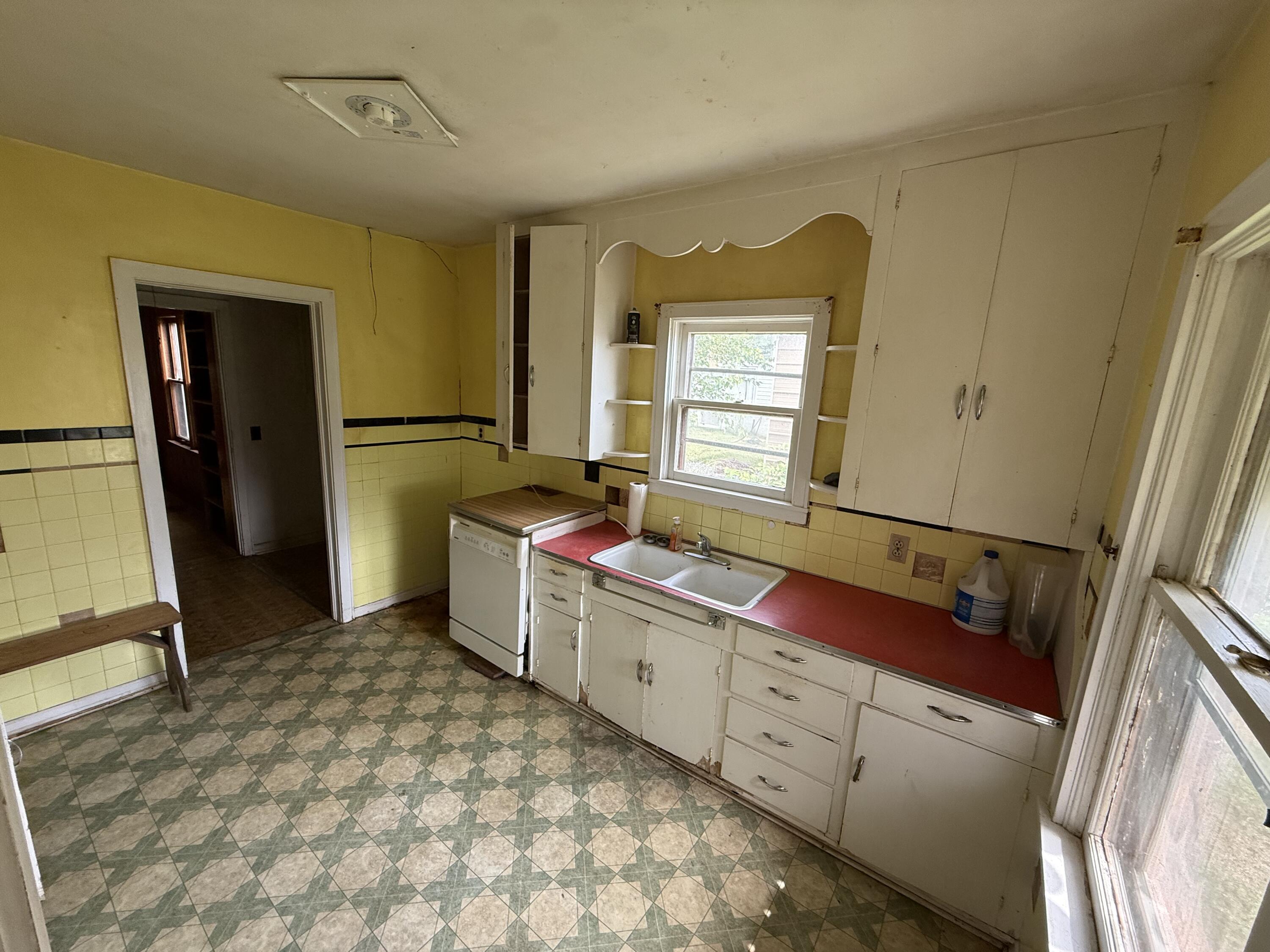 407 South College Avenue Property Photo 12