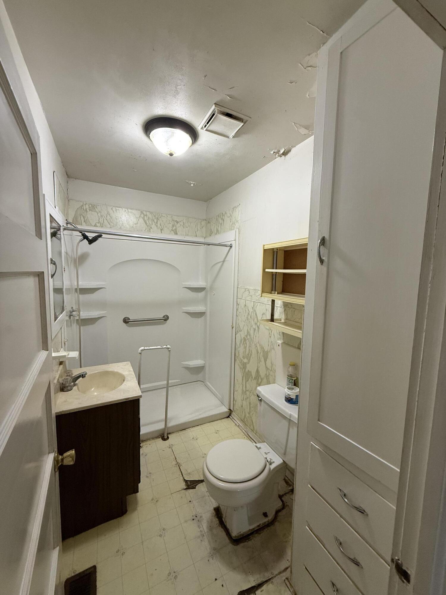 407 South College Avenue Property Photo 19