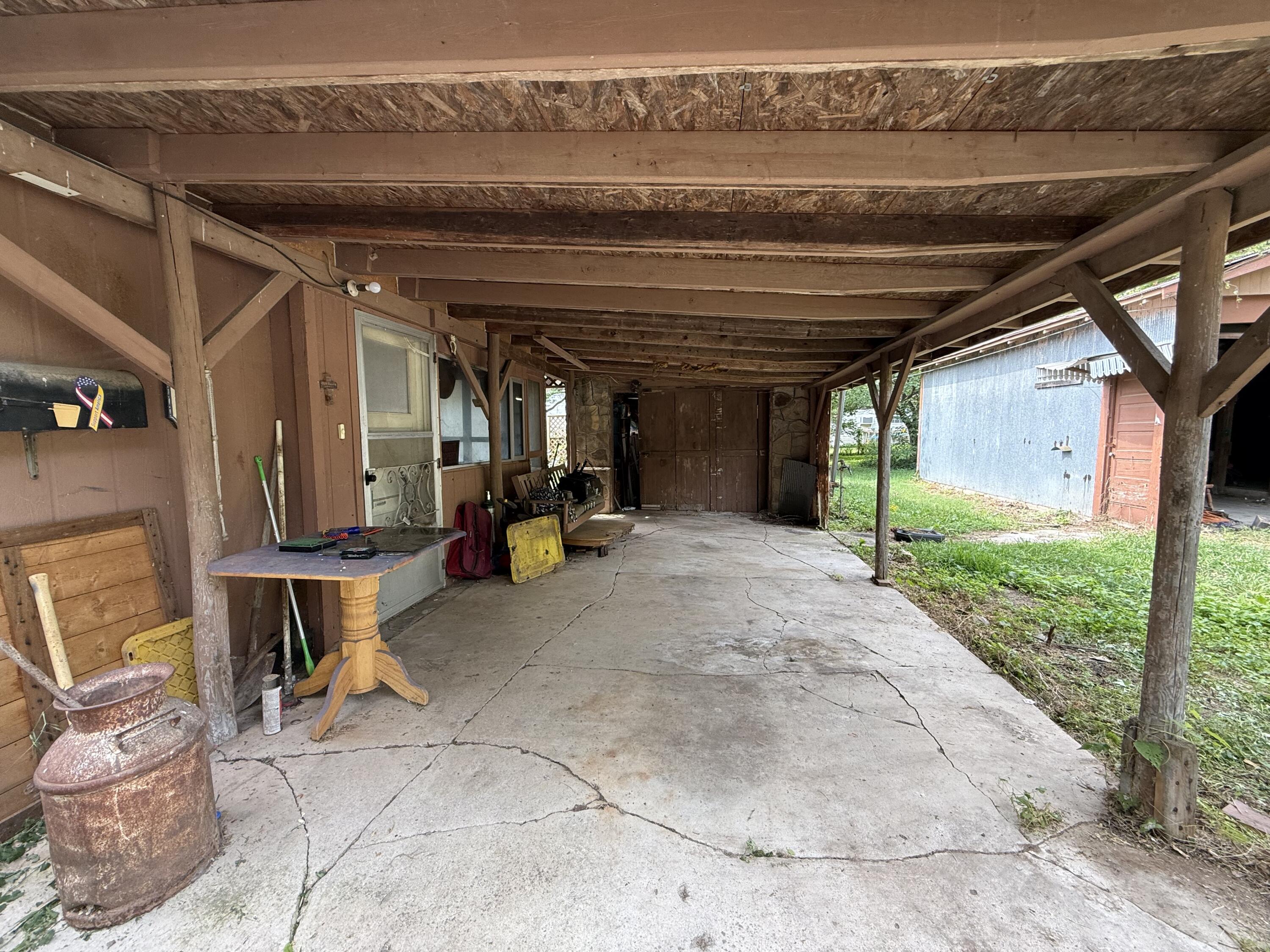 407 South College Avenue Property Photo 33