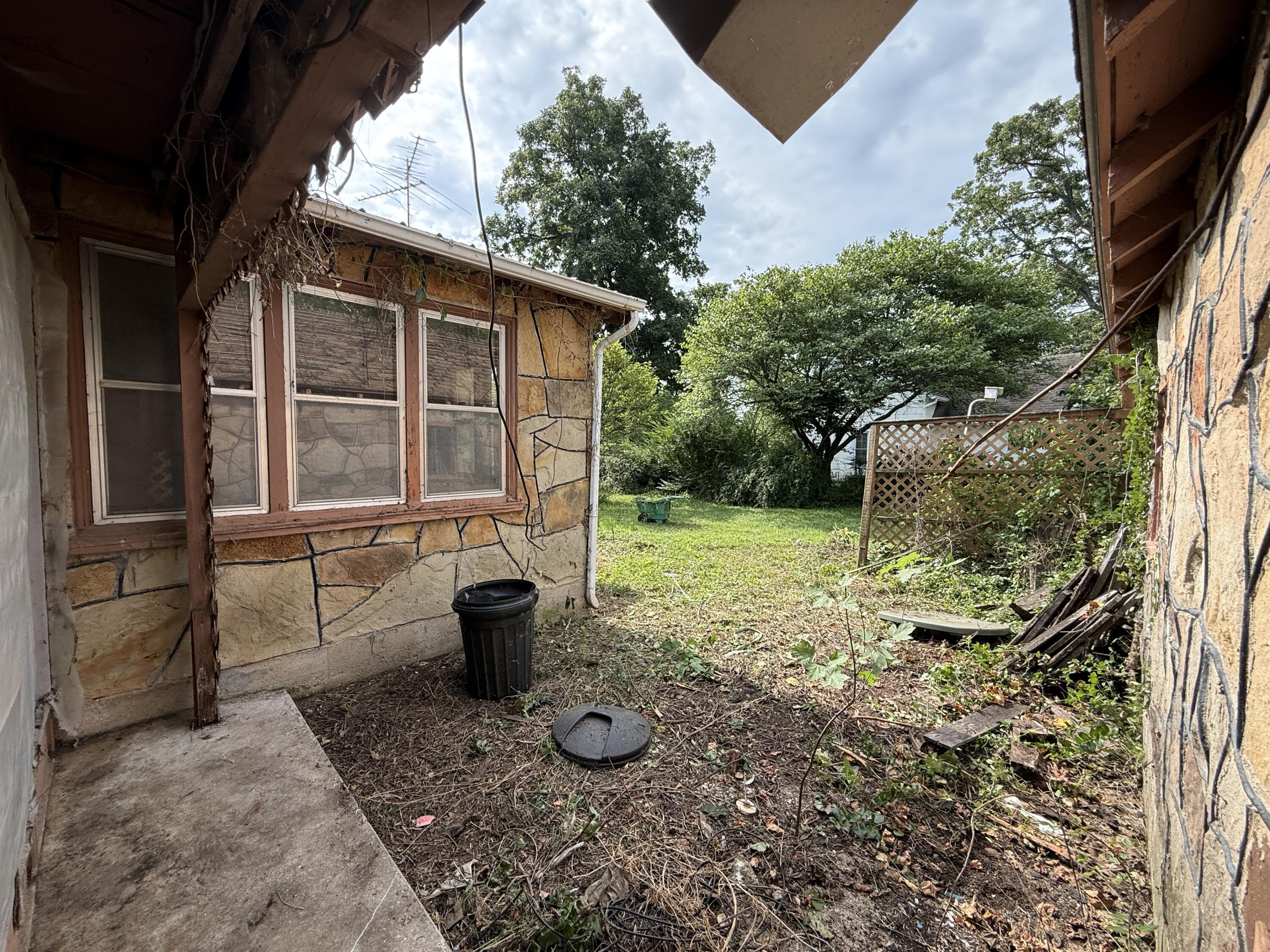 407 South College Avenue Property Photo 40