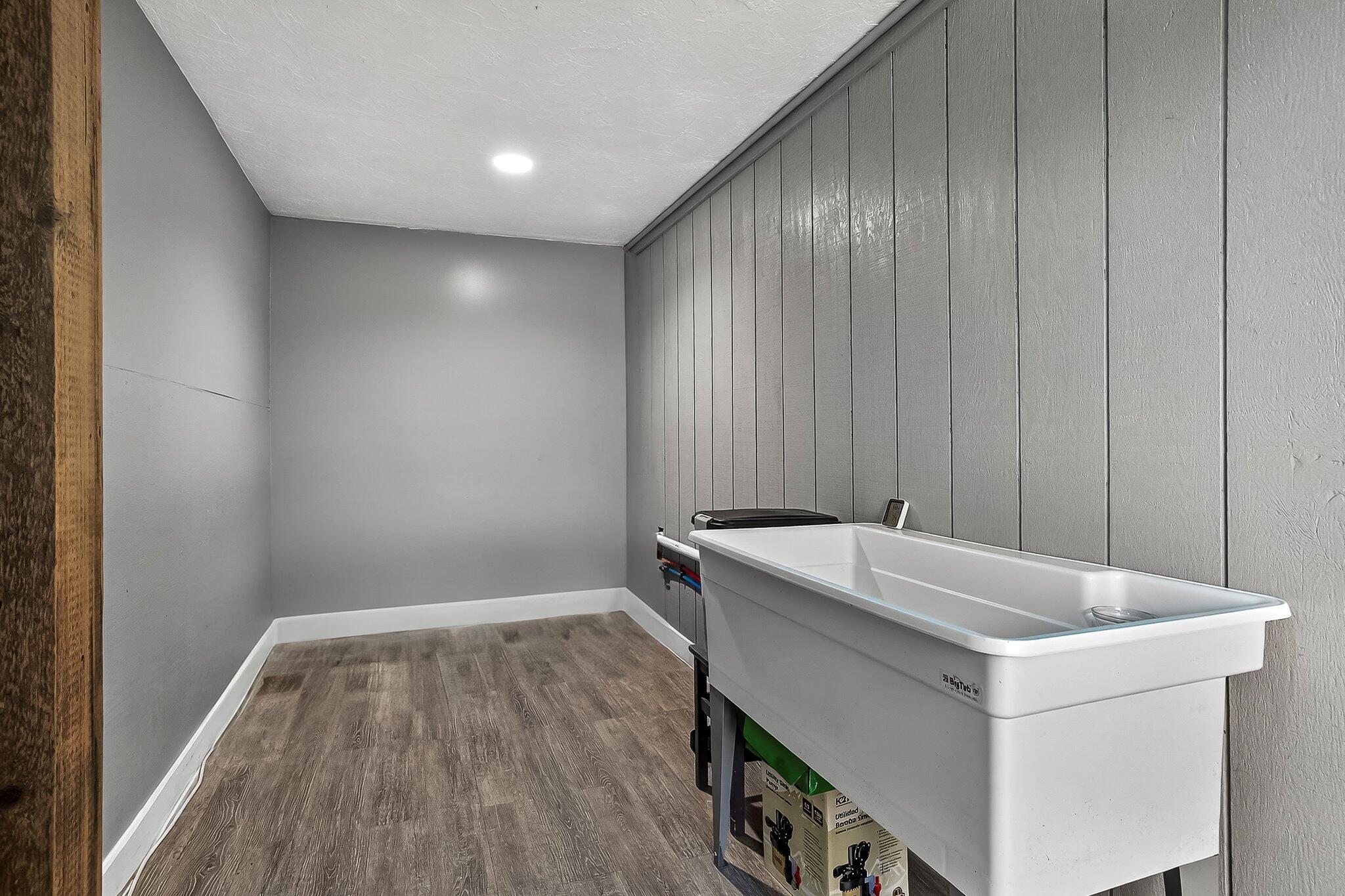 3555 South Mentor Avenue Property Photo 31