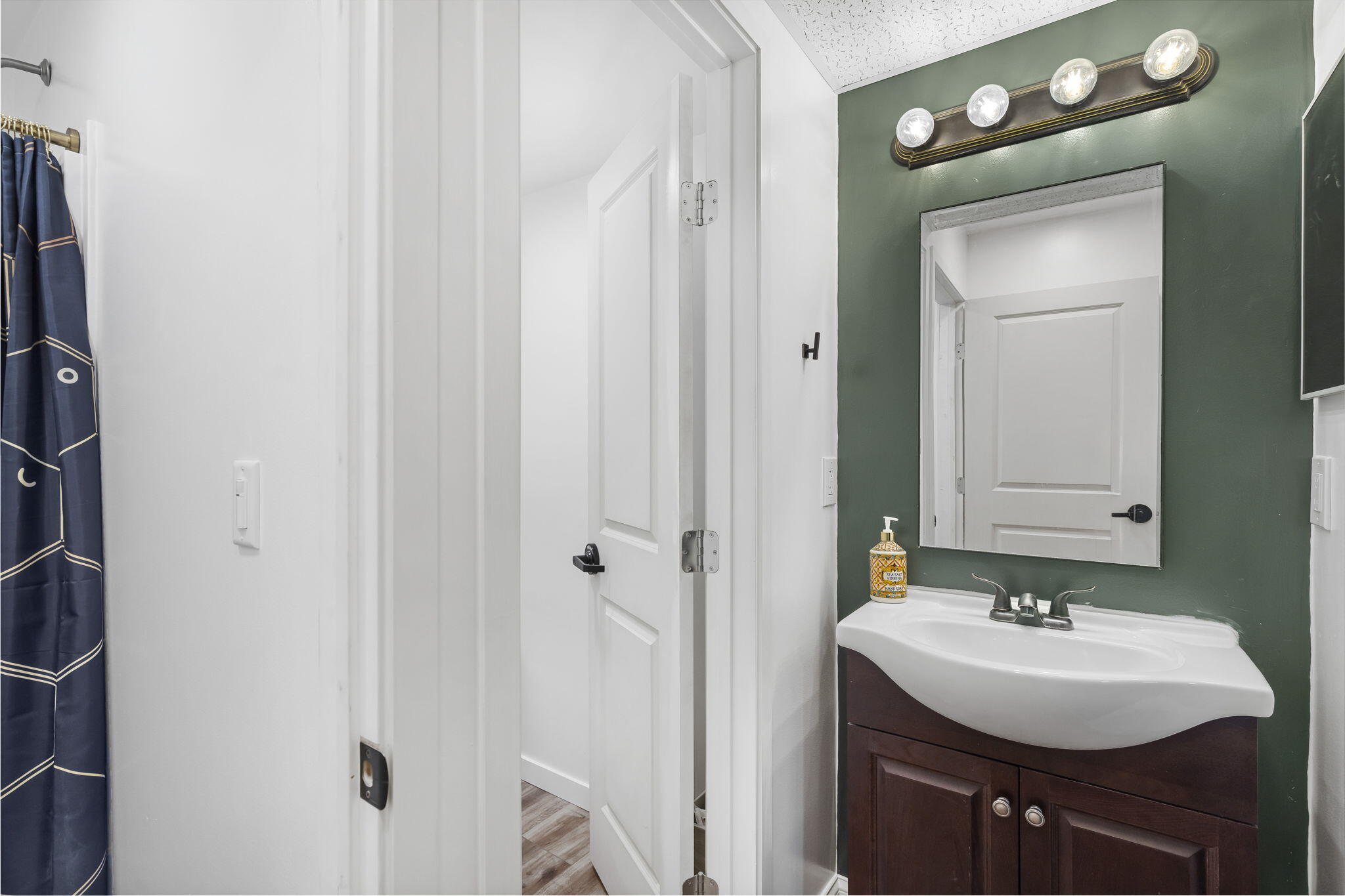 324 Park Central West Property Photo 28