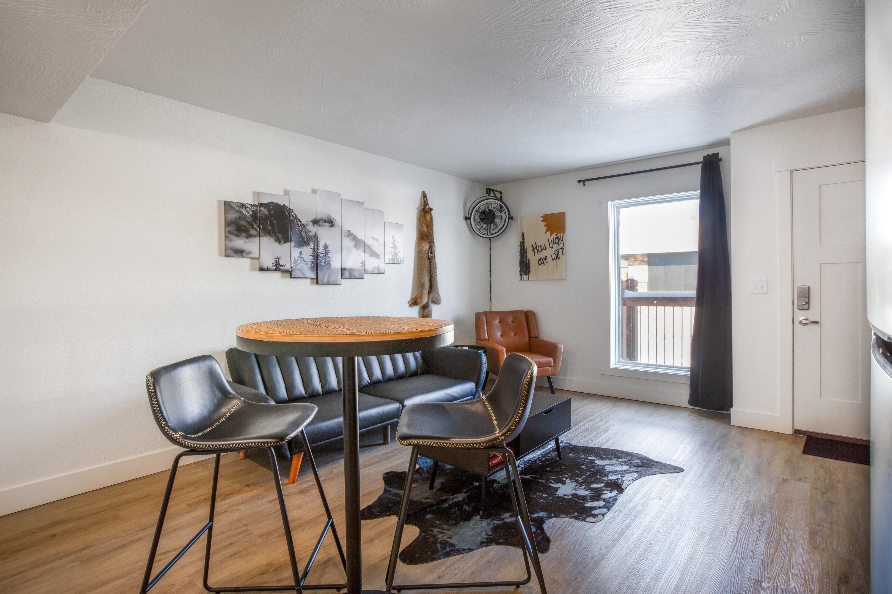 403 Veterans Boulevard F-19 Property Photo 4