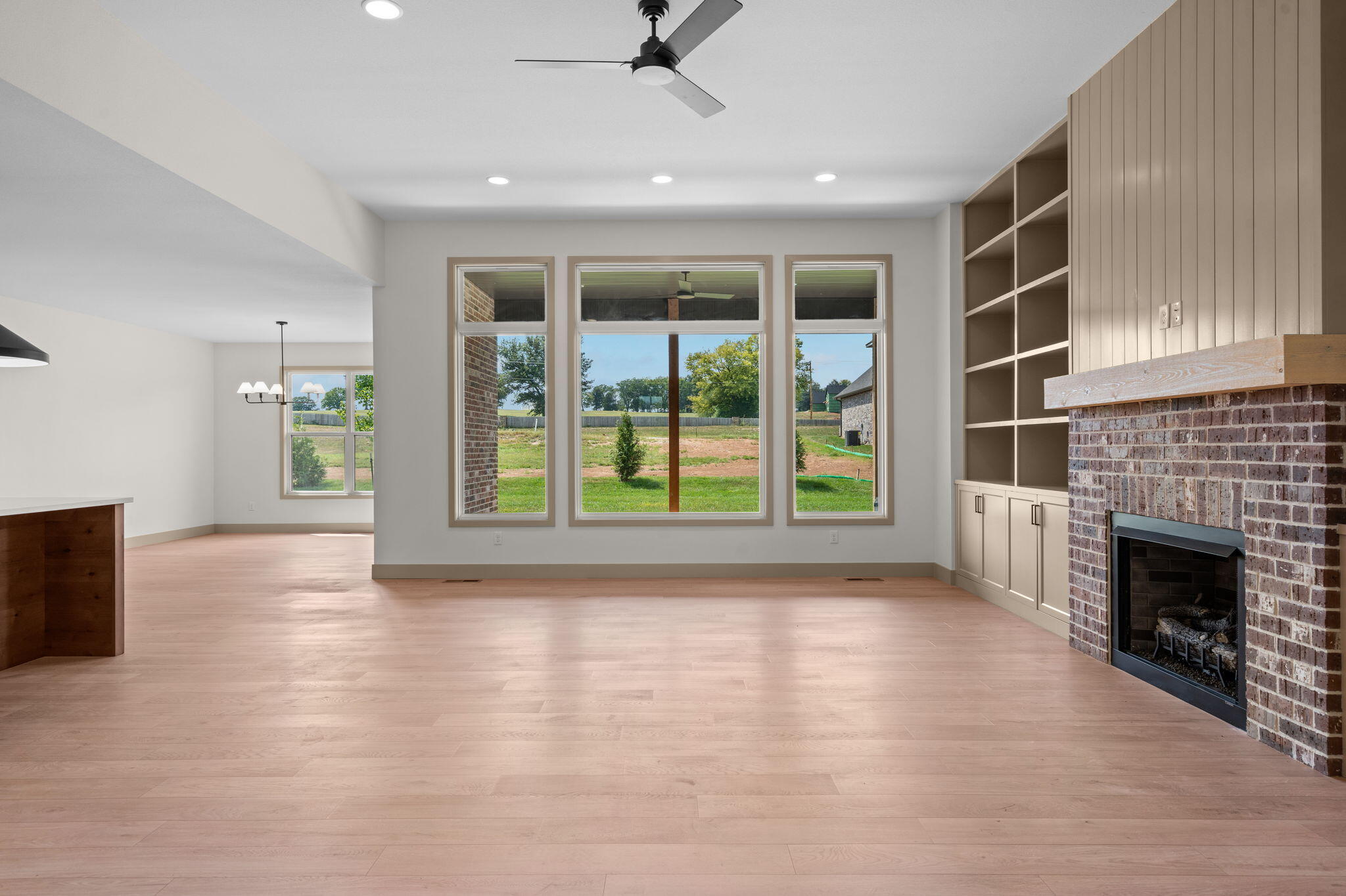 1643 South Crepe Myrtle Lane Property Photo 7