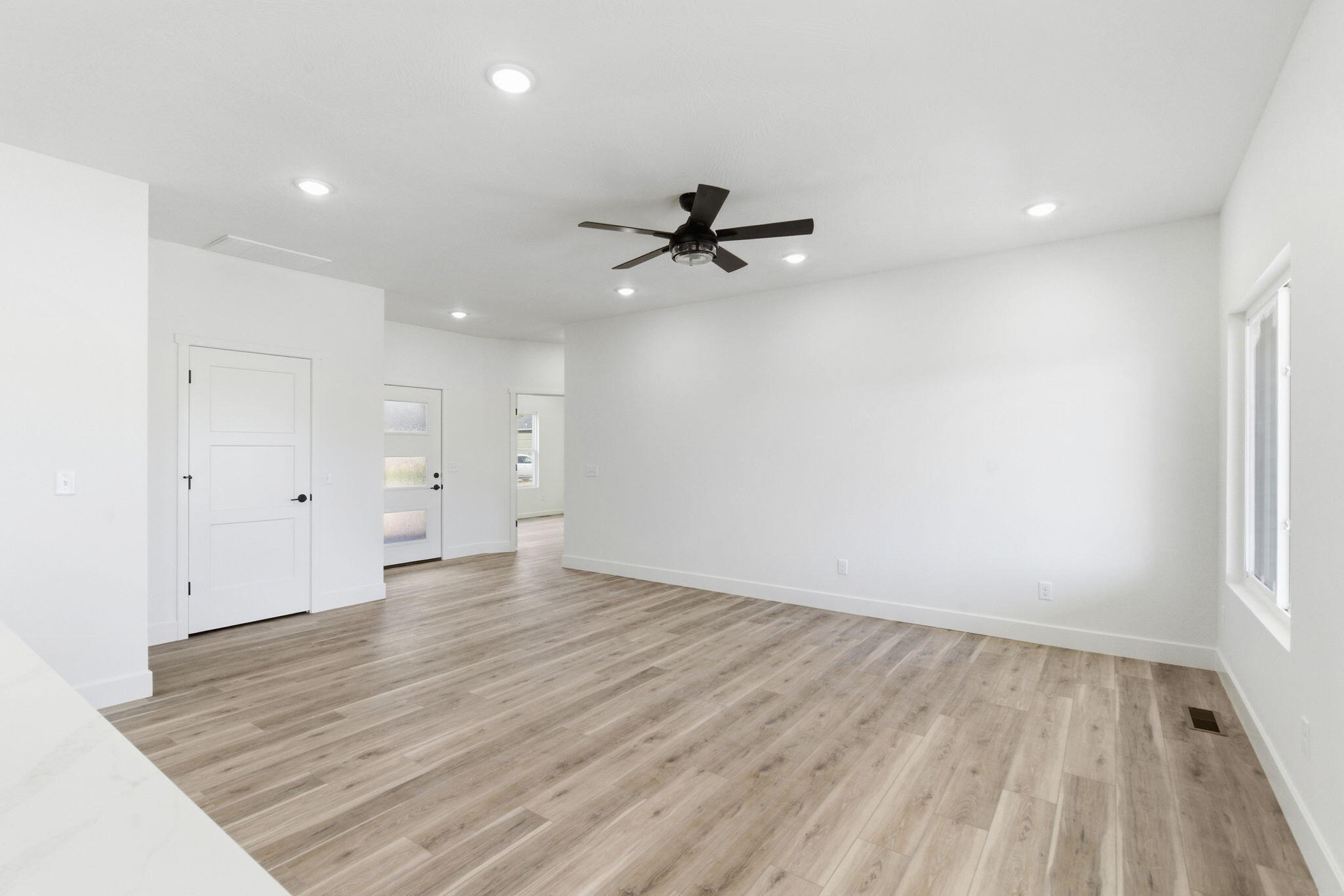 148 East Kelce Lane Property Photo 6