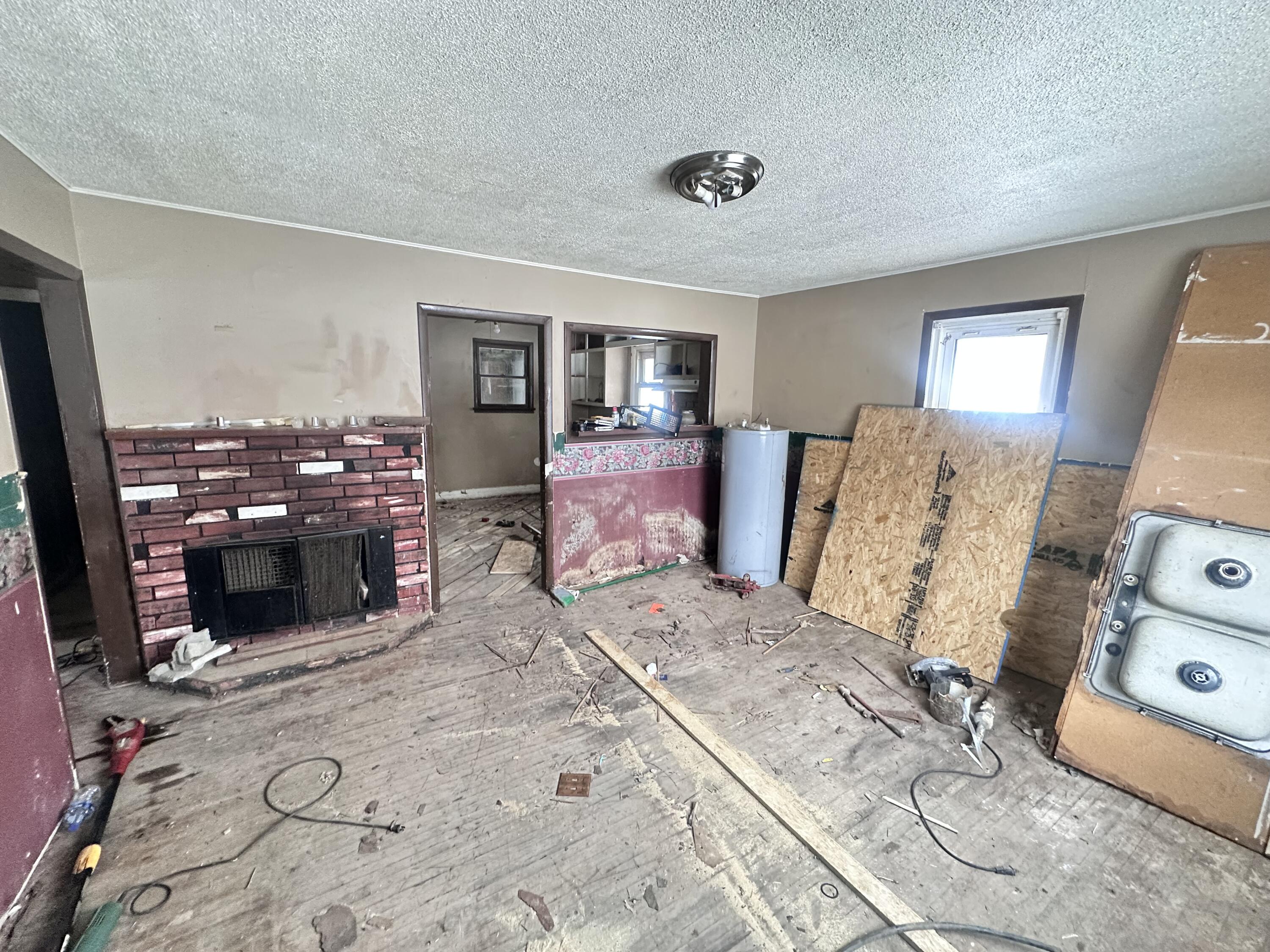 210 West Ash Street Property Photo 2