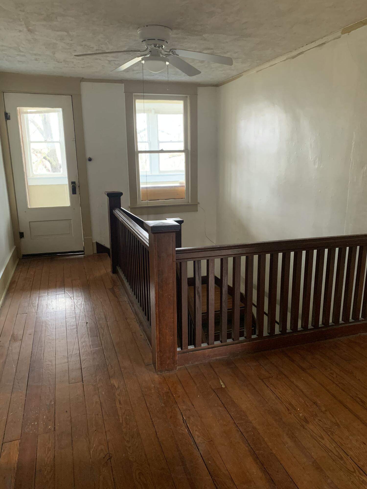 911 Grace Avenue Avenue Property Photo 4