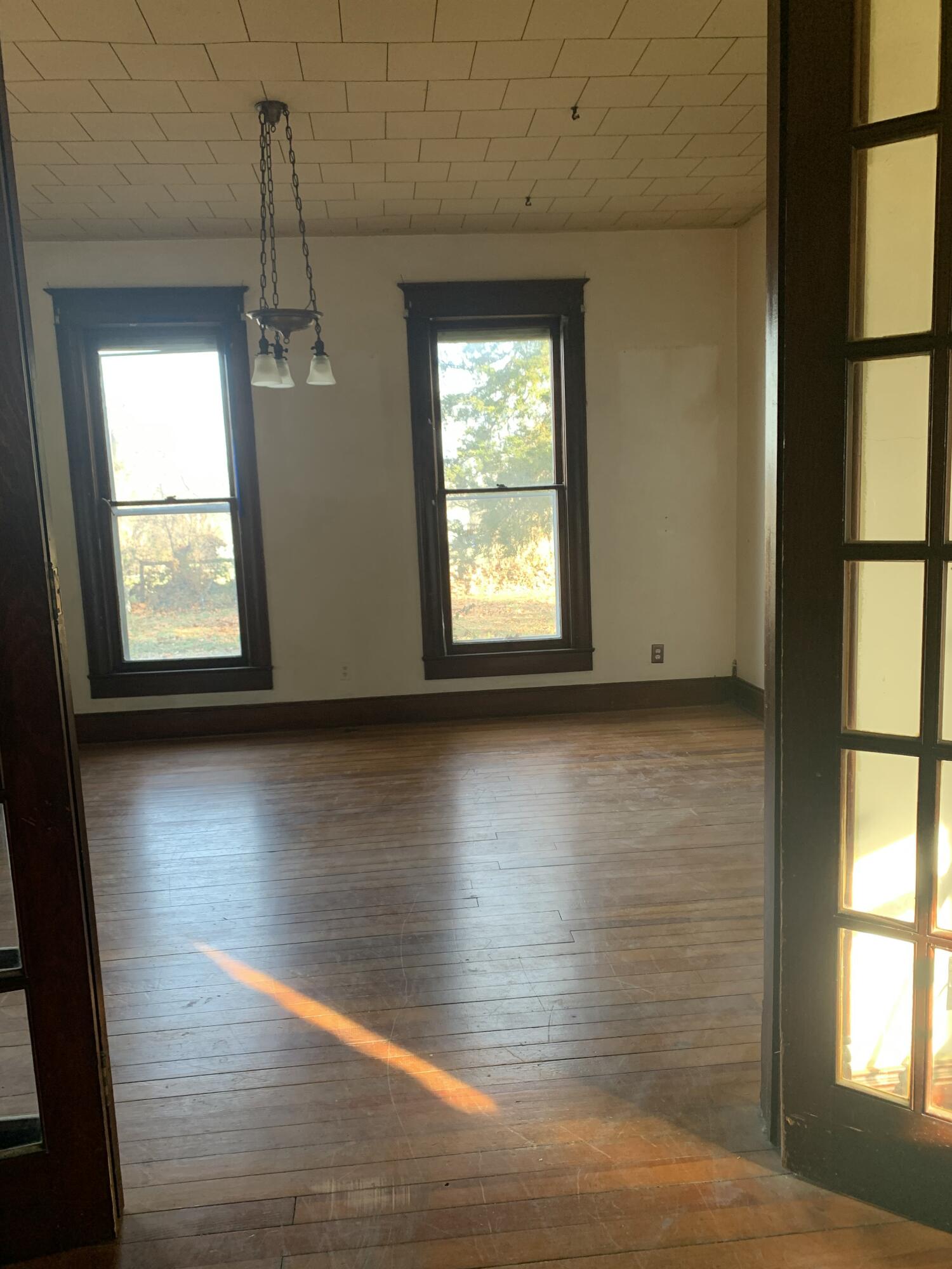 911 Grace Avenue Avenue Property Photo 7