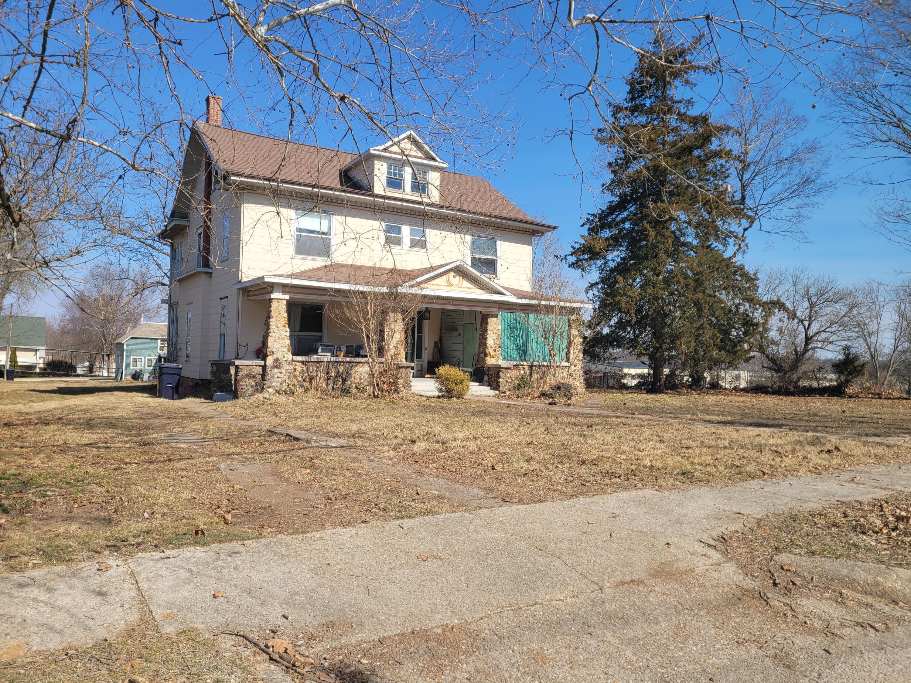 911 Grace Avenue Avenue Property Photo 34