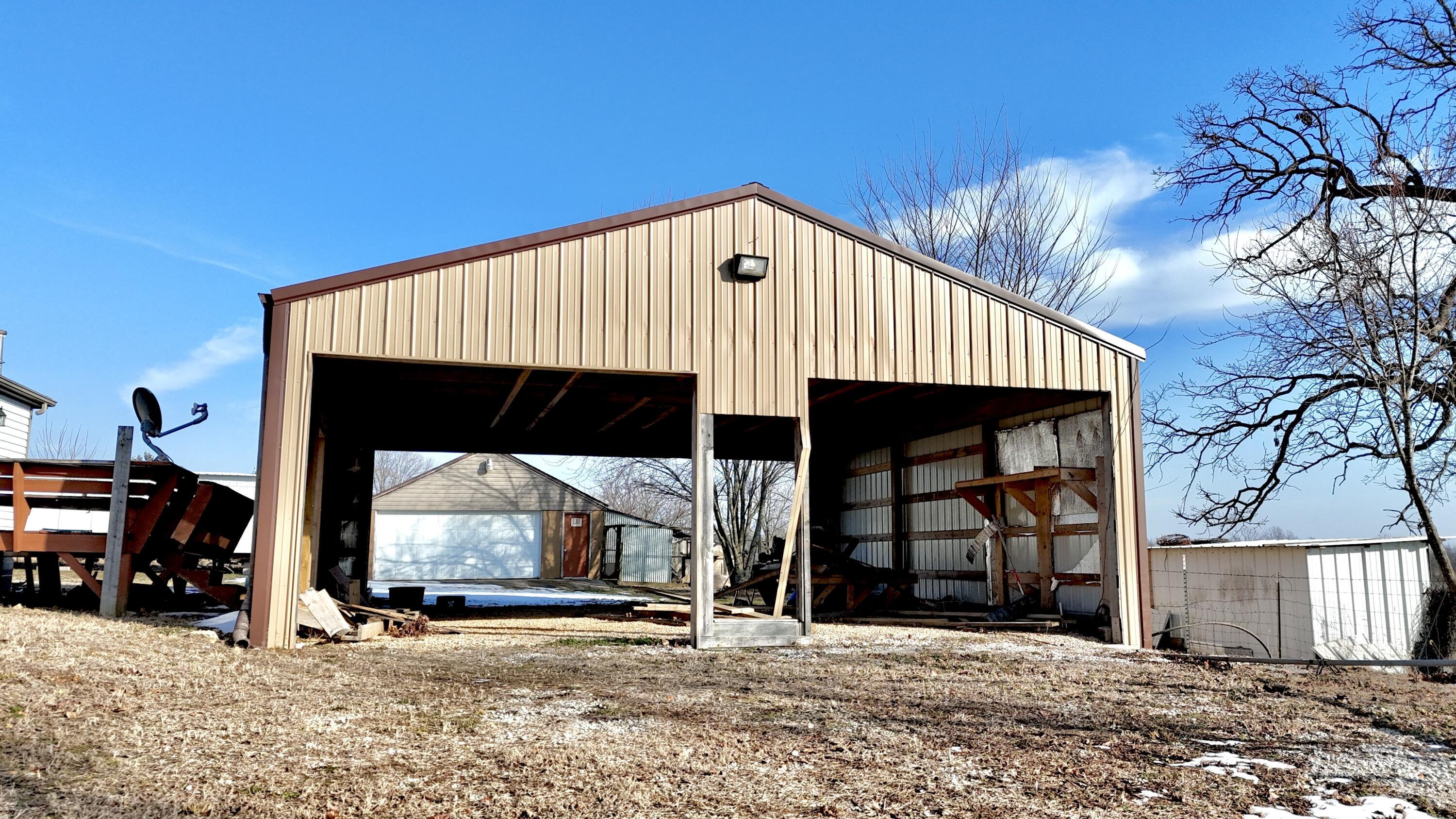 10343 Farm Road 2000 Property Photo 8