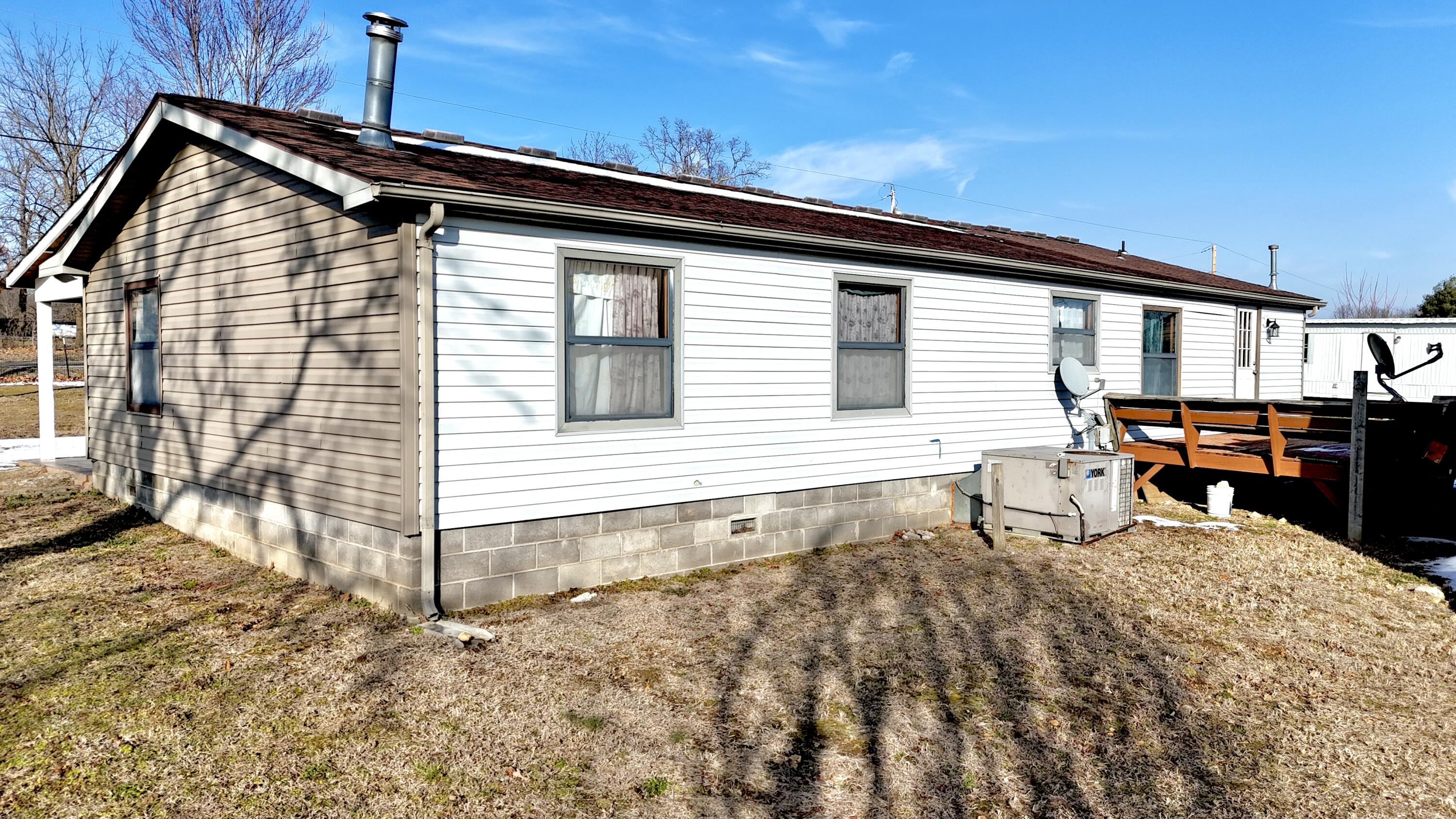 10343 Farm Road 2000 Property Photo 9