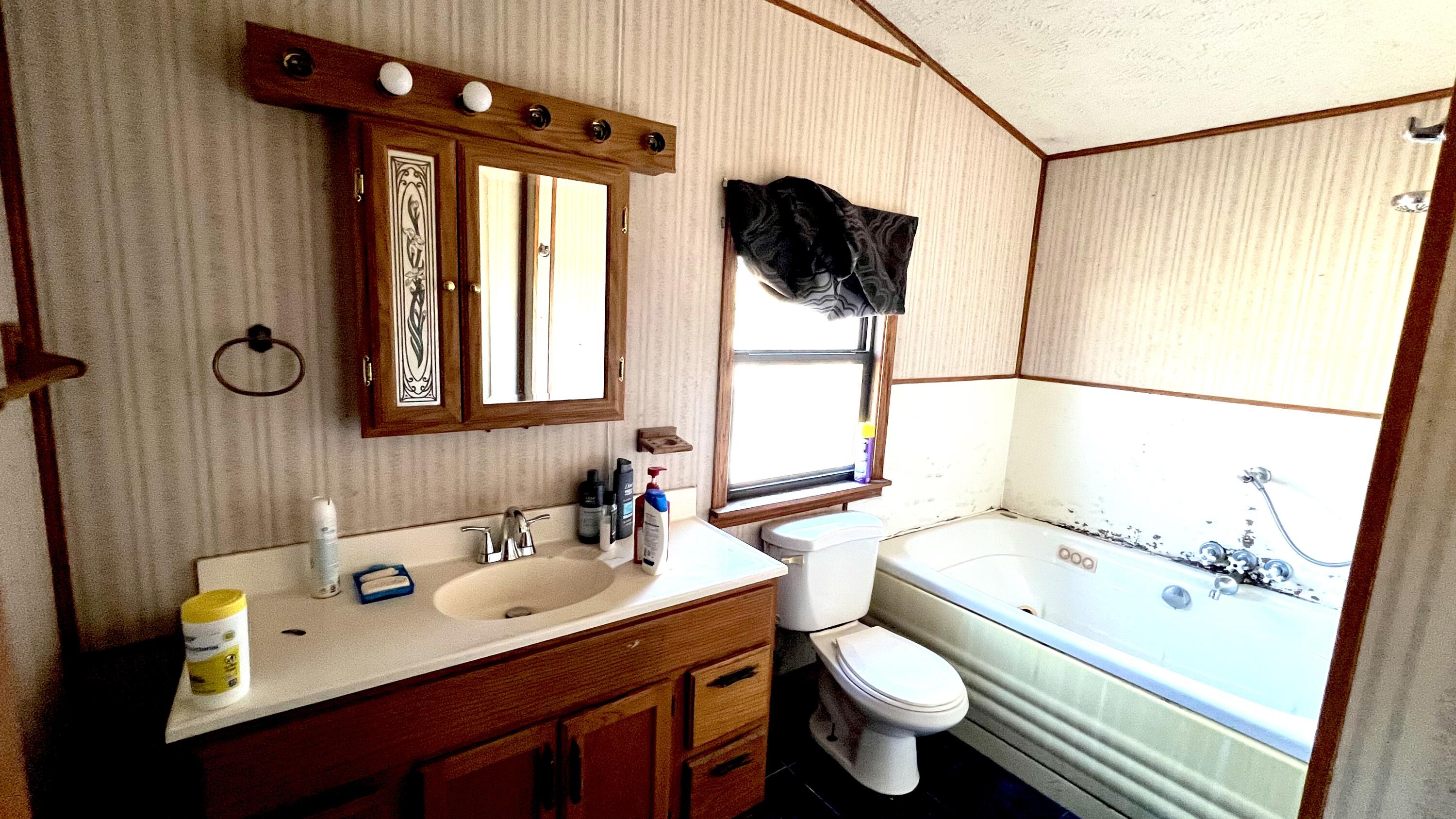10343 Farm Road 2000 Property Photo 22