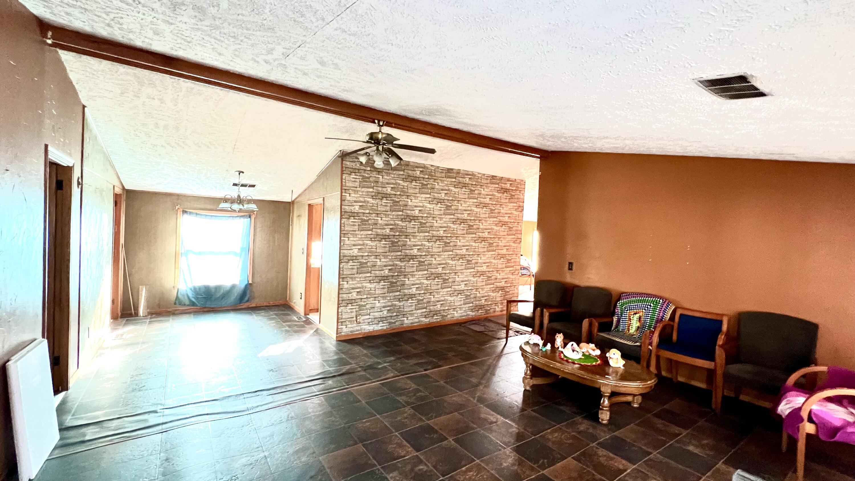 10343 Farm Road 2000 Property Photo 23