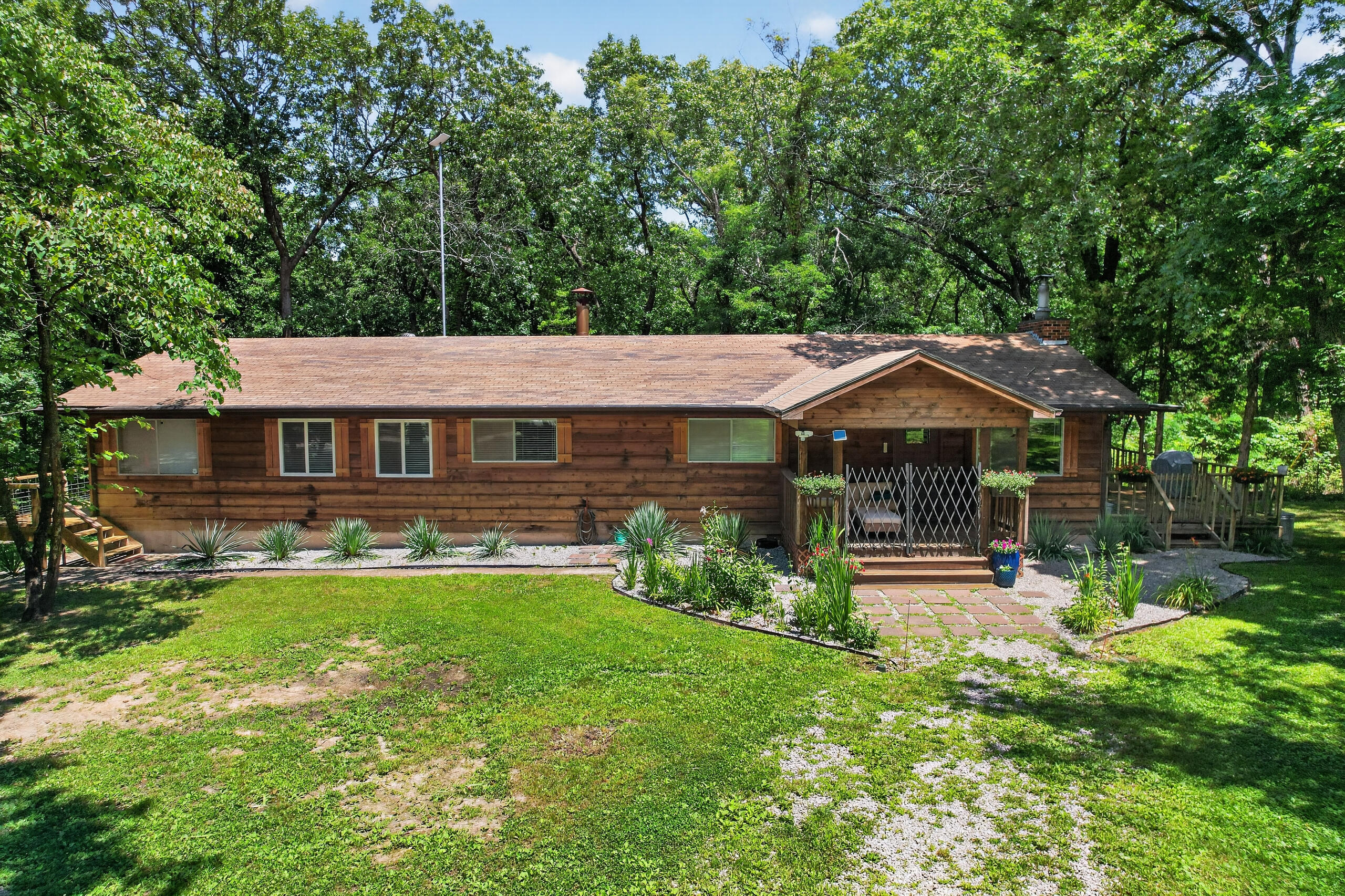 411 Moon Valley Road Property Photo 3
