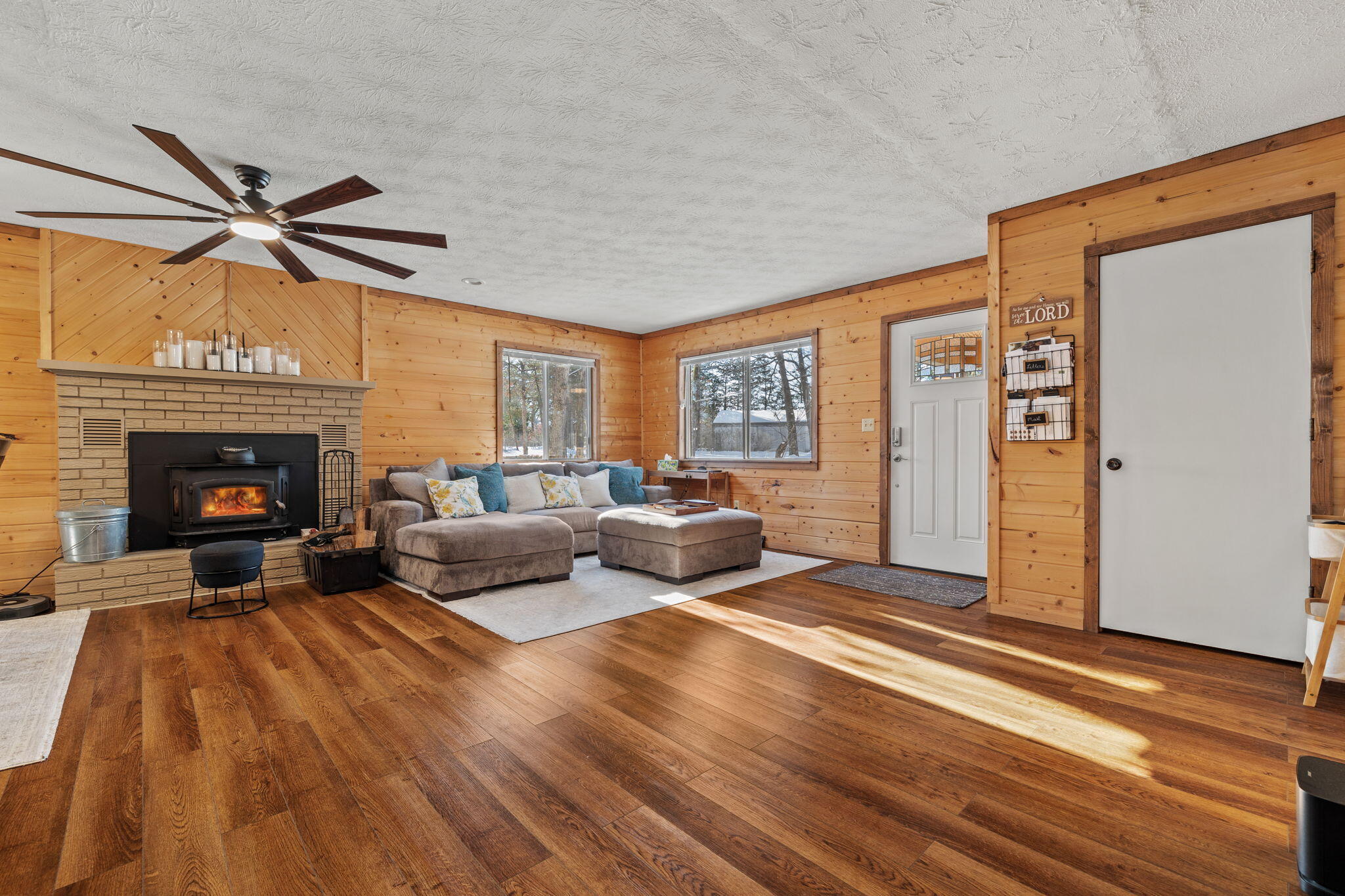 411 Moon Valley Road Property Photo 8