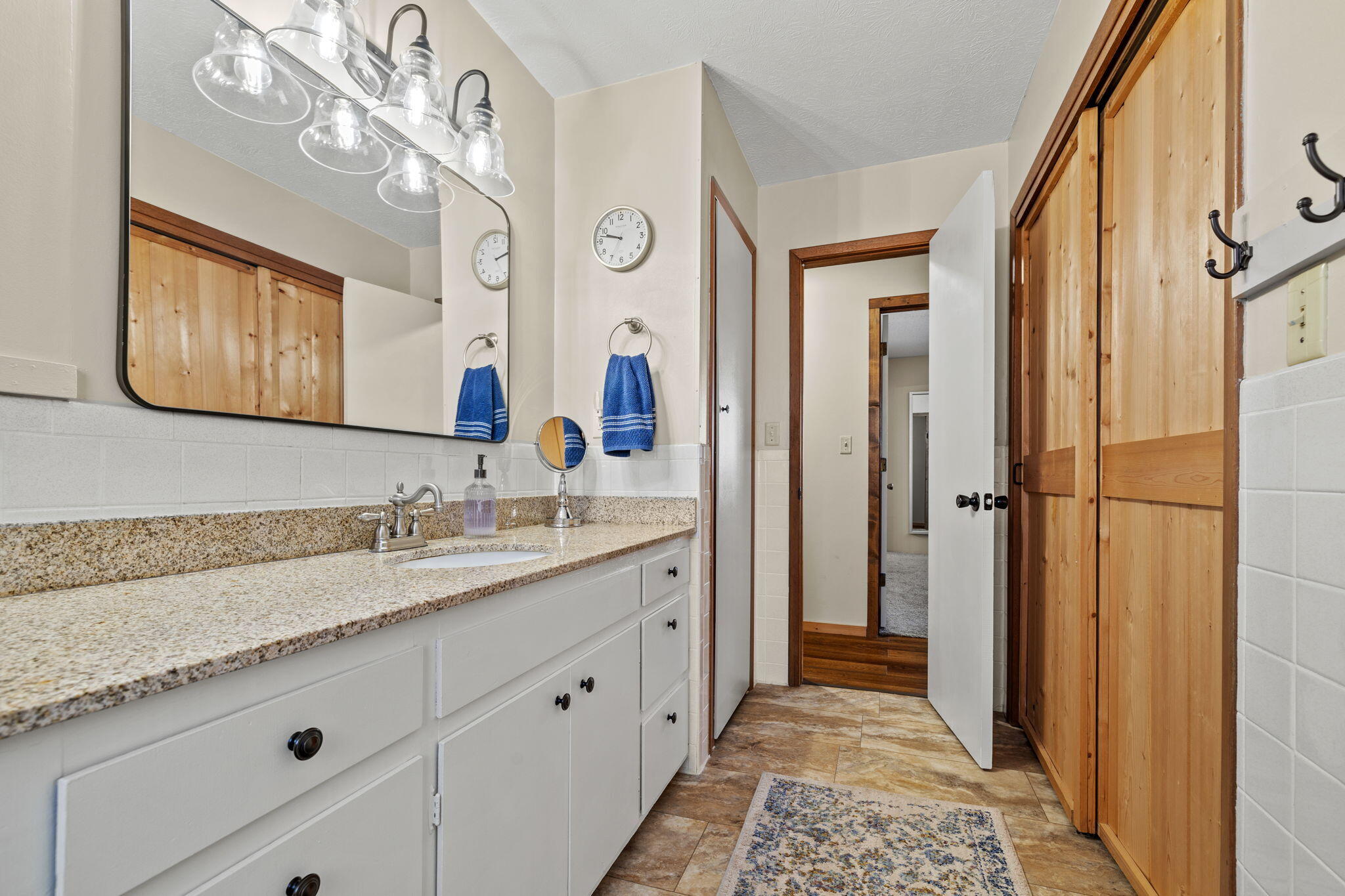411 Moon Valley Road Property Photo 24