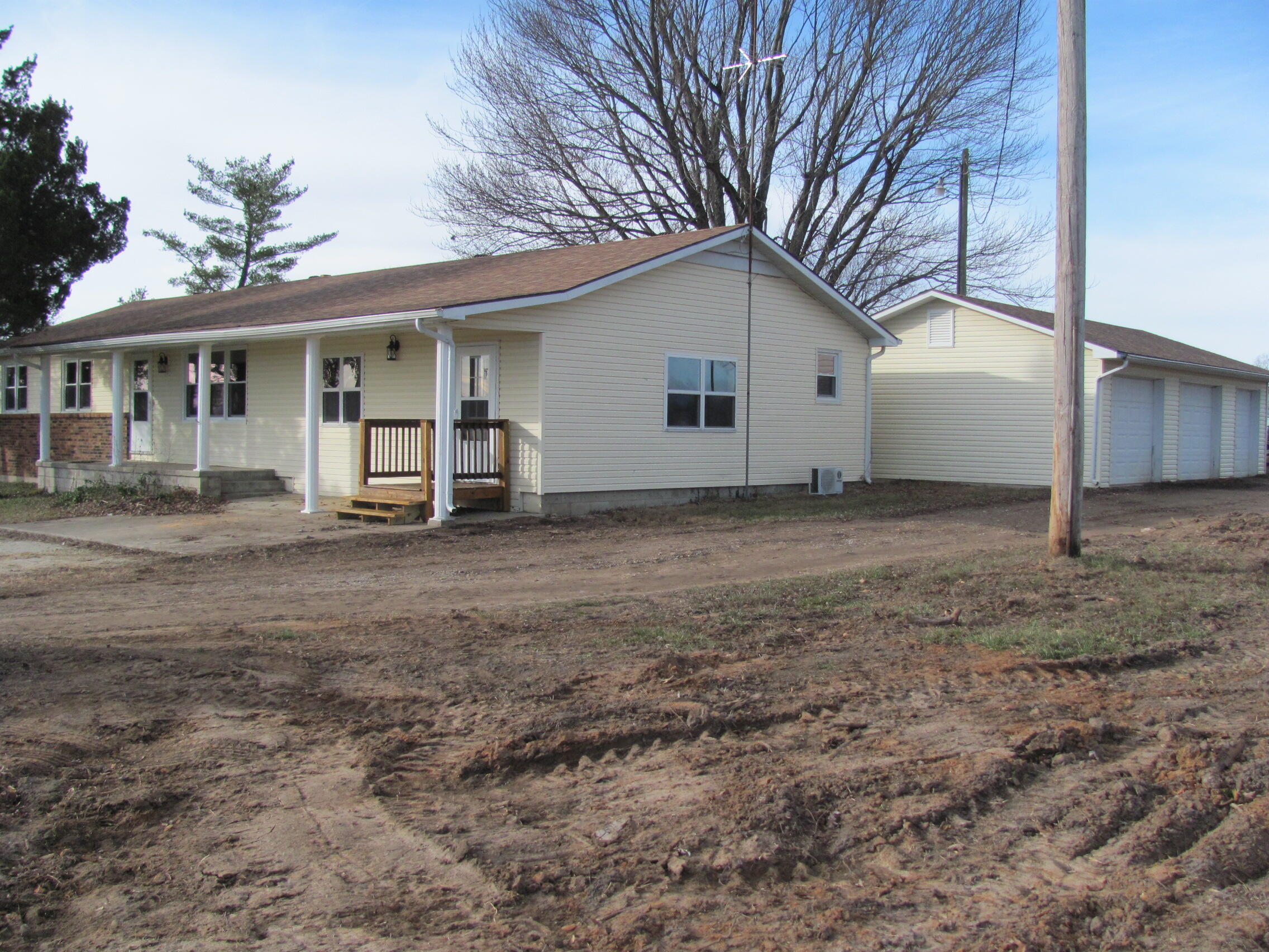 665 North Lemmon Avenue Property Photo 2