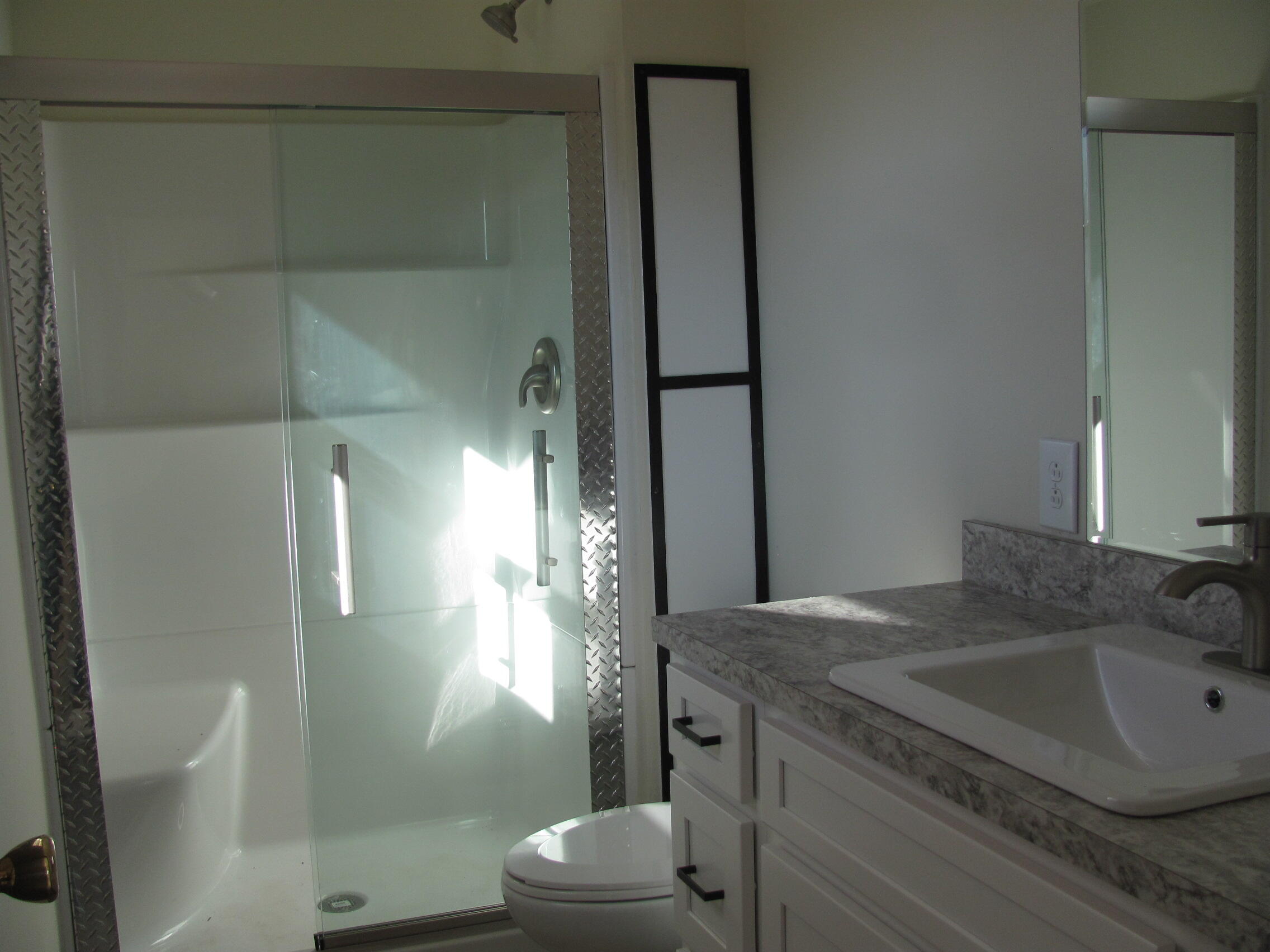 665 North Lemmon Avenue Property Photo 17