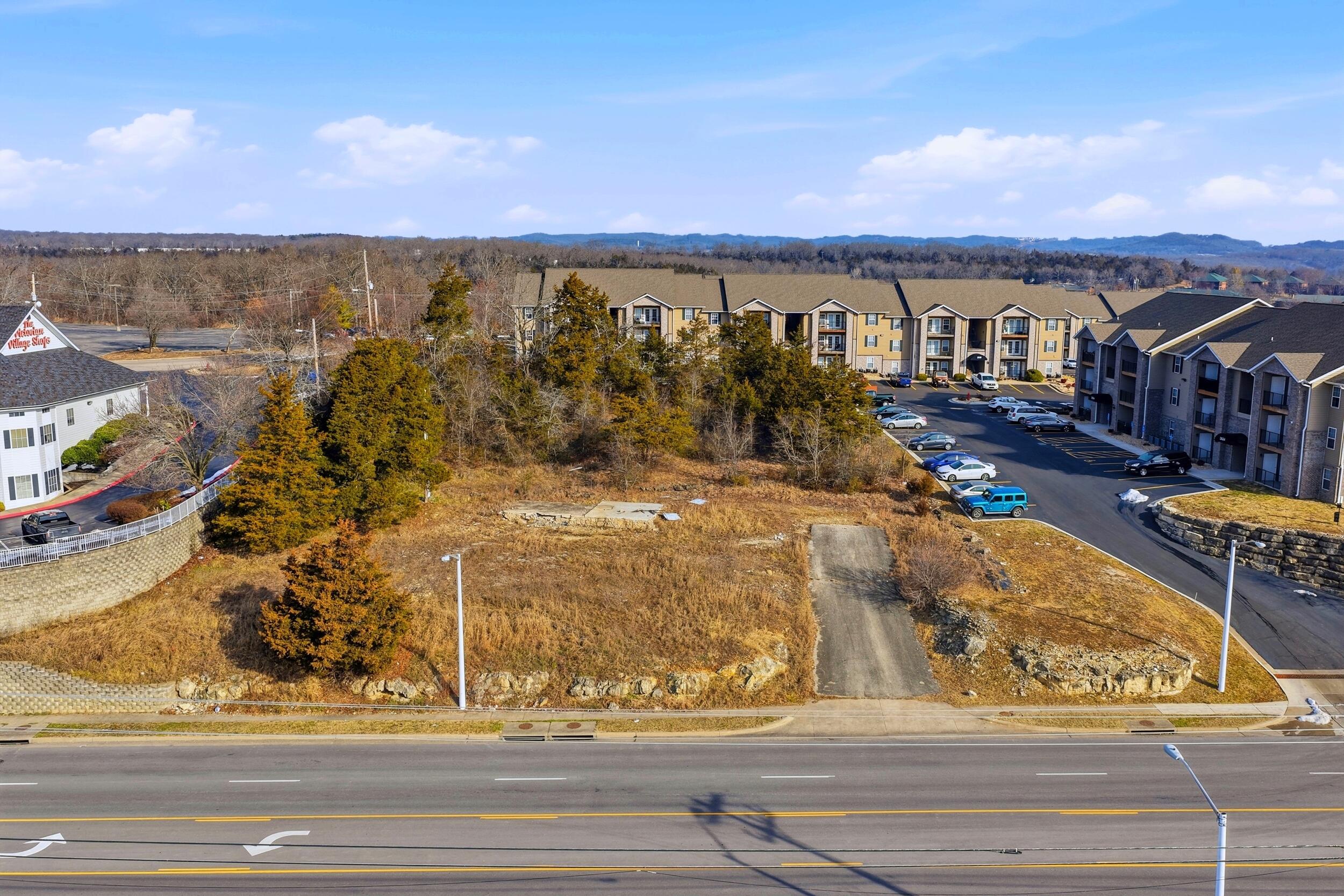 2924 Shepherd Of The Hills Expwy Property Photo 3