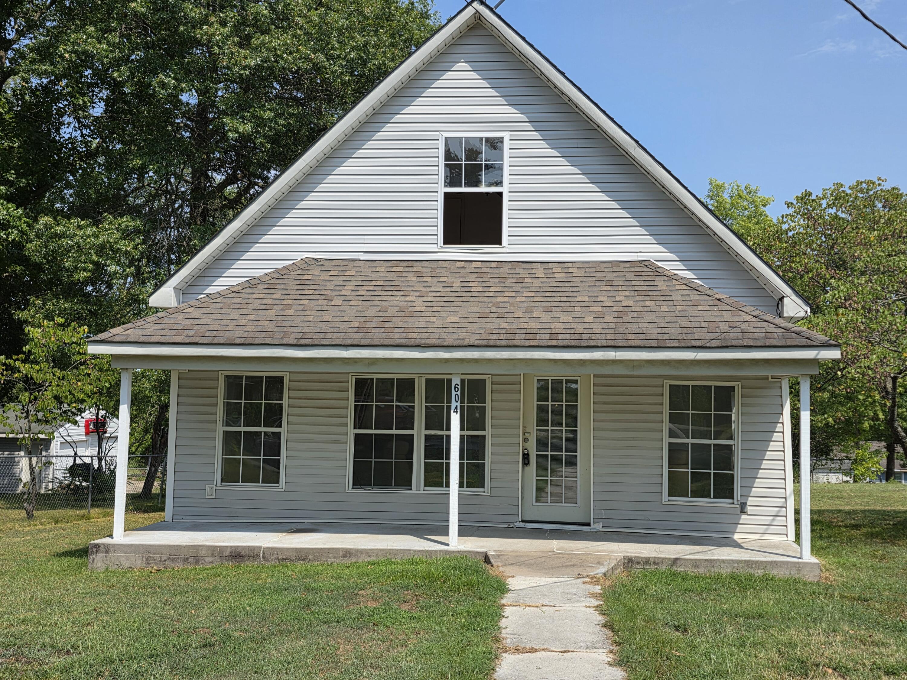 604 North Center Street Property Photo 2