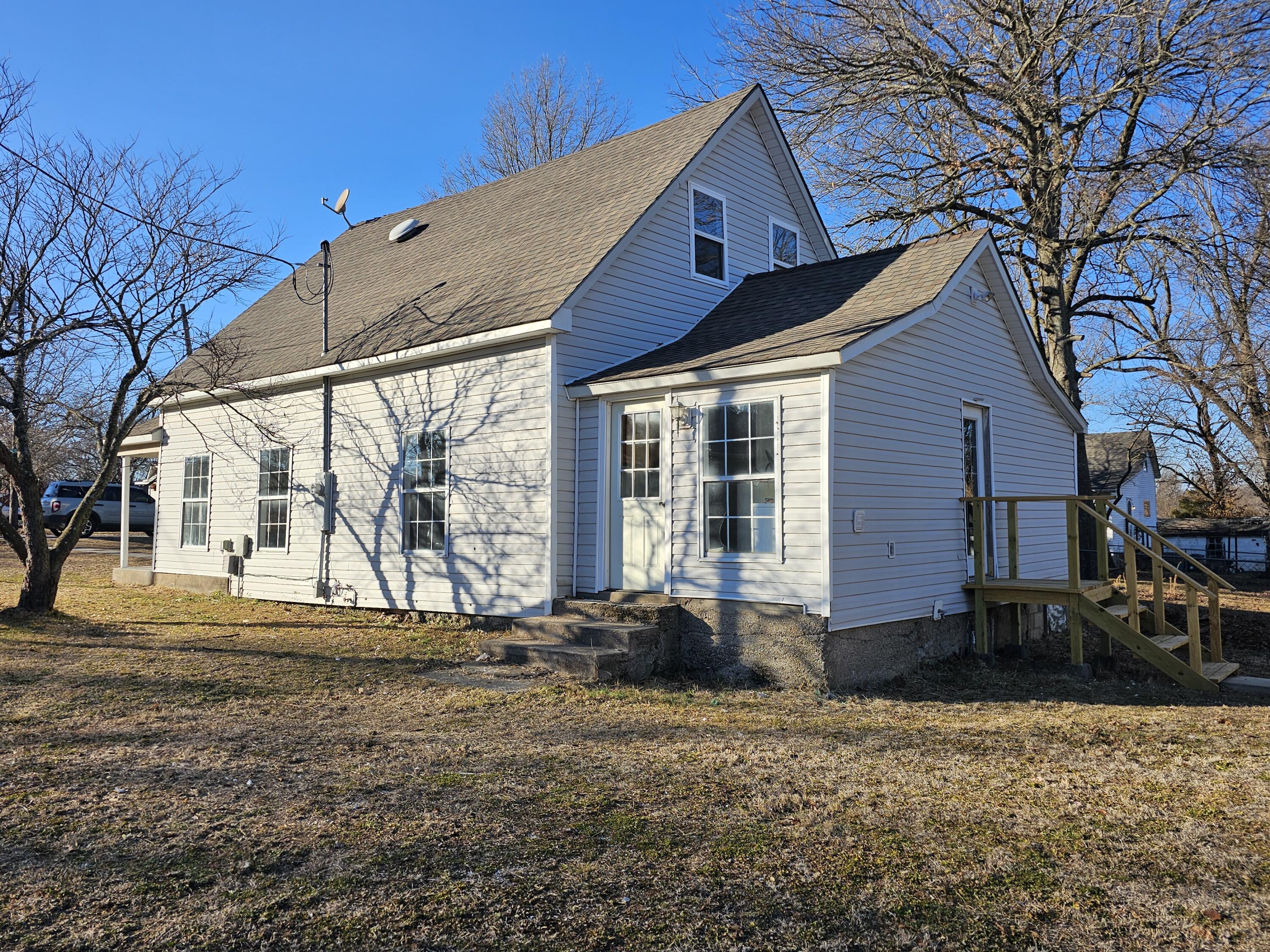 604 North Center Street Property Photo 4