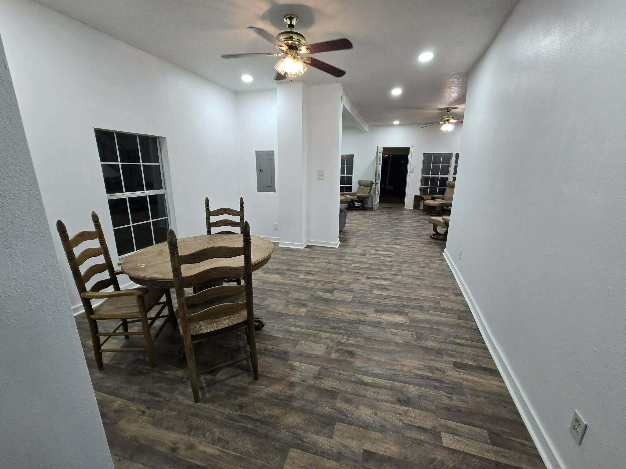 604 North Center Street Property Photo 12