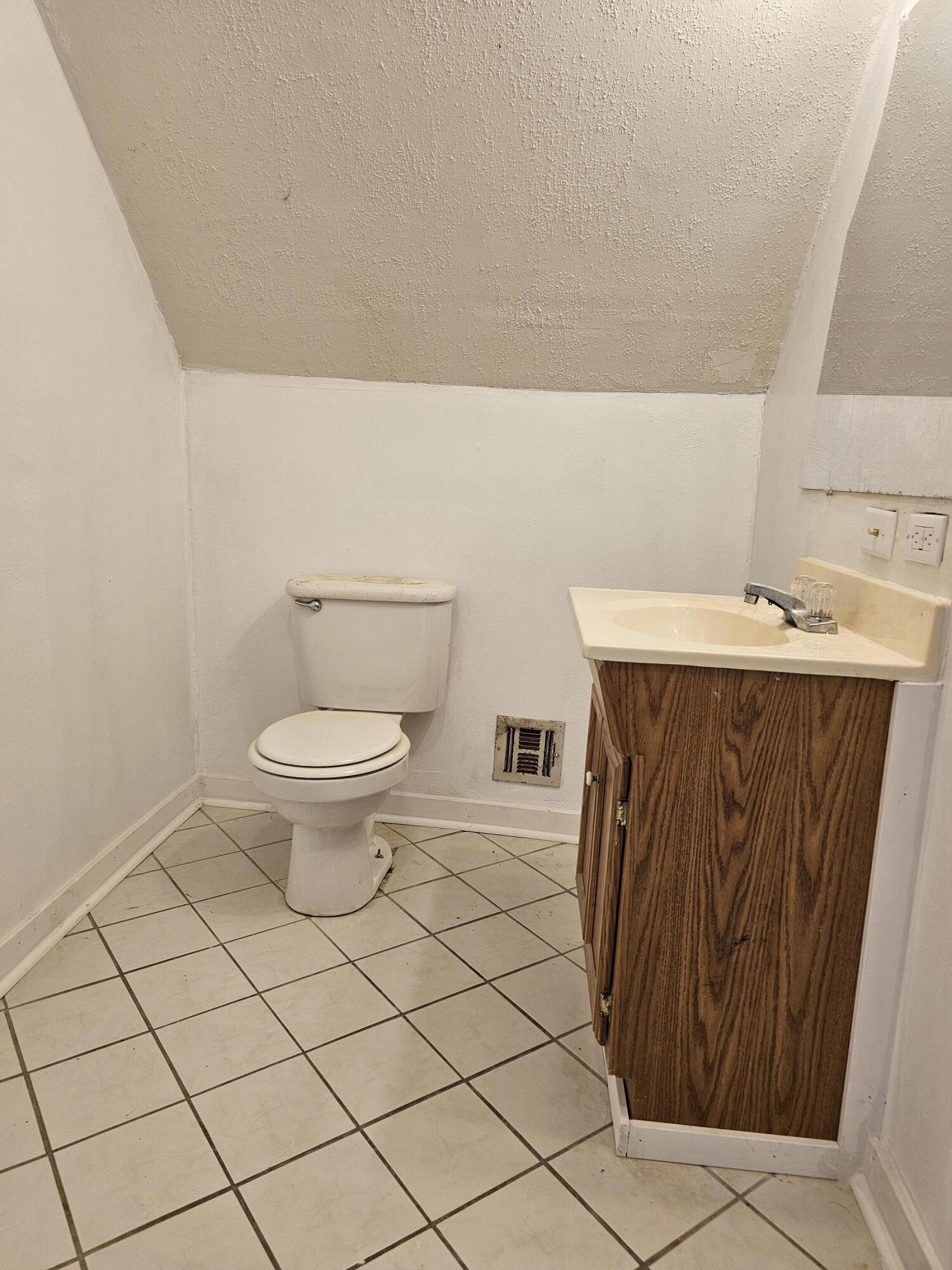 604 North Center Street Property Photo 23